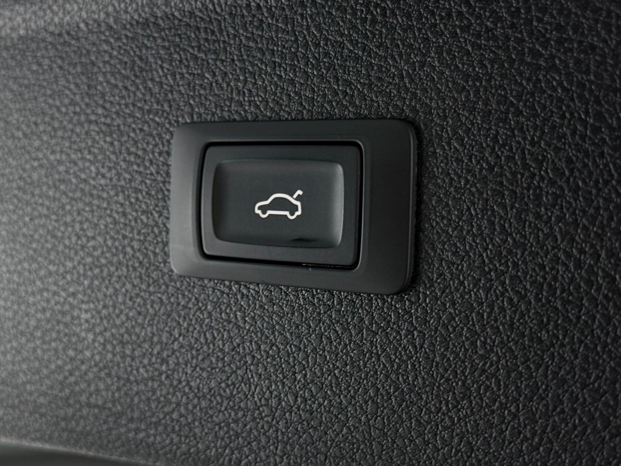 Audi Q5 view 9