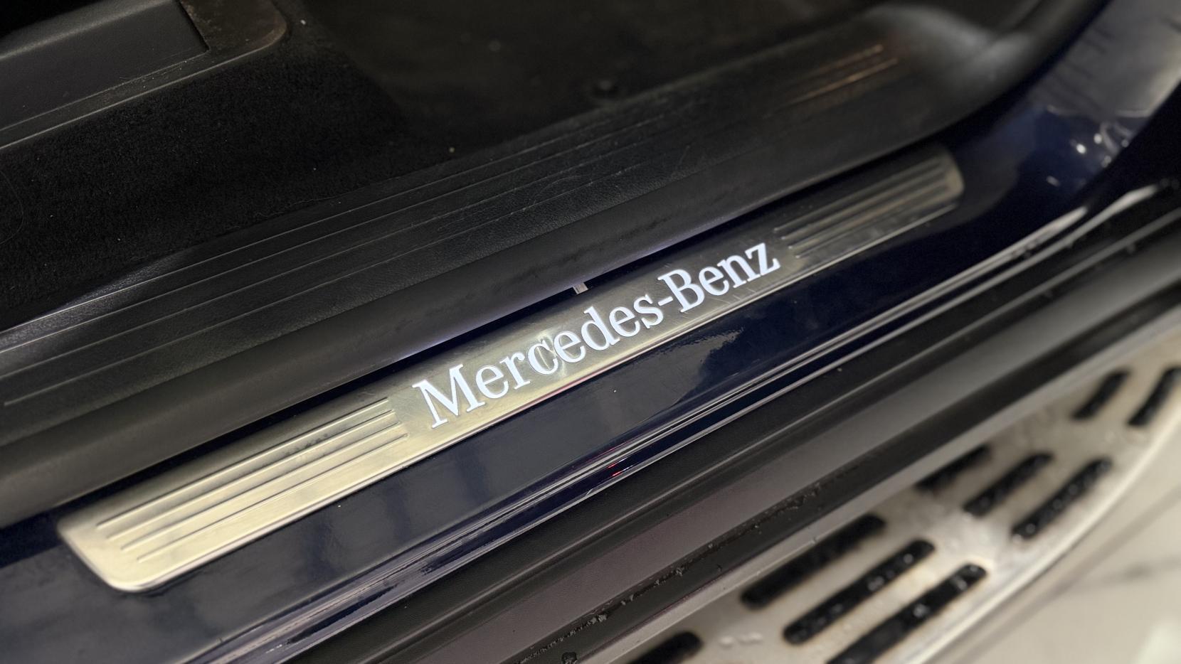 Mercedes-Benz Gle view 32
