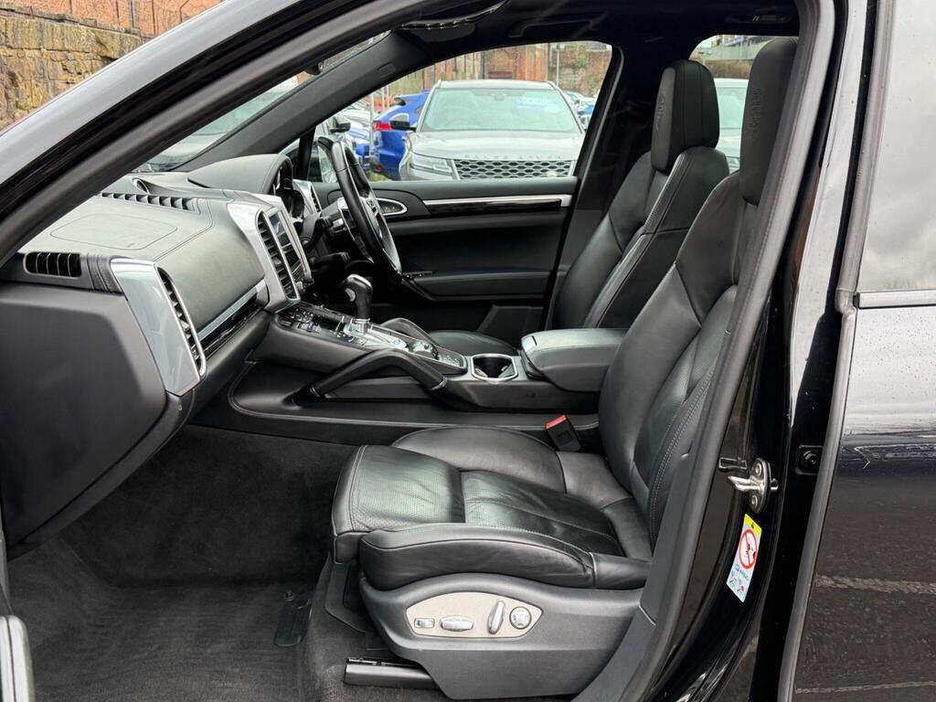 Porsche Cayenne view 17
