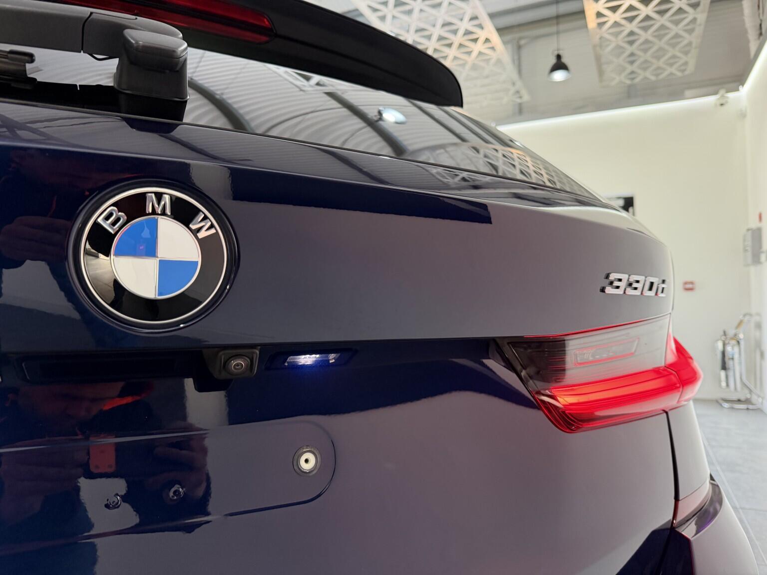 BMW 3 Series view 13