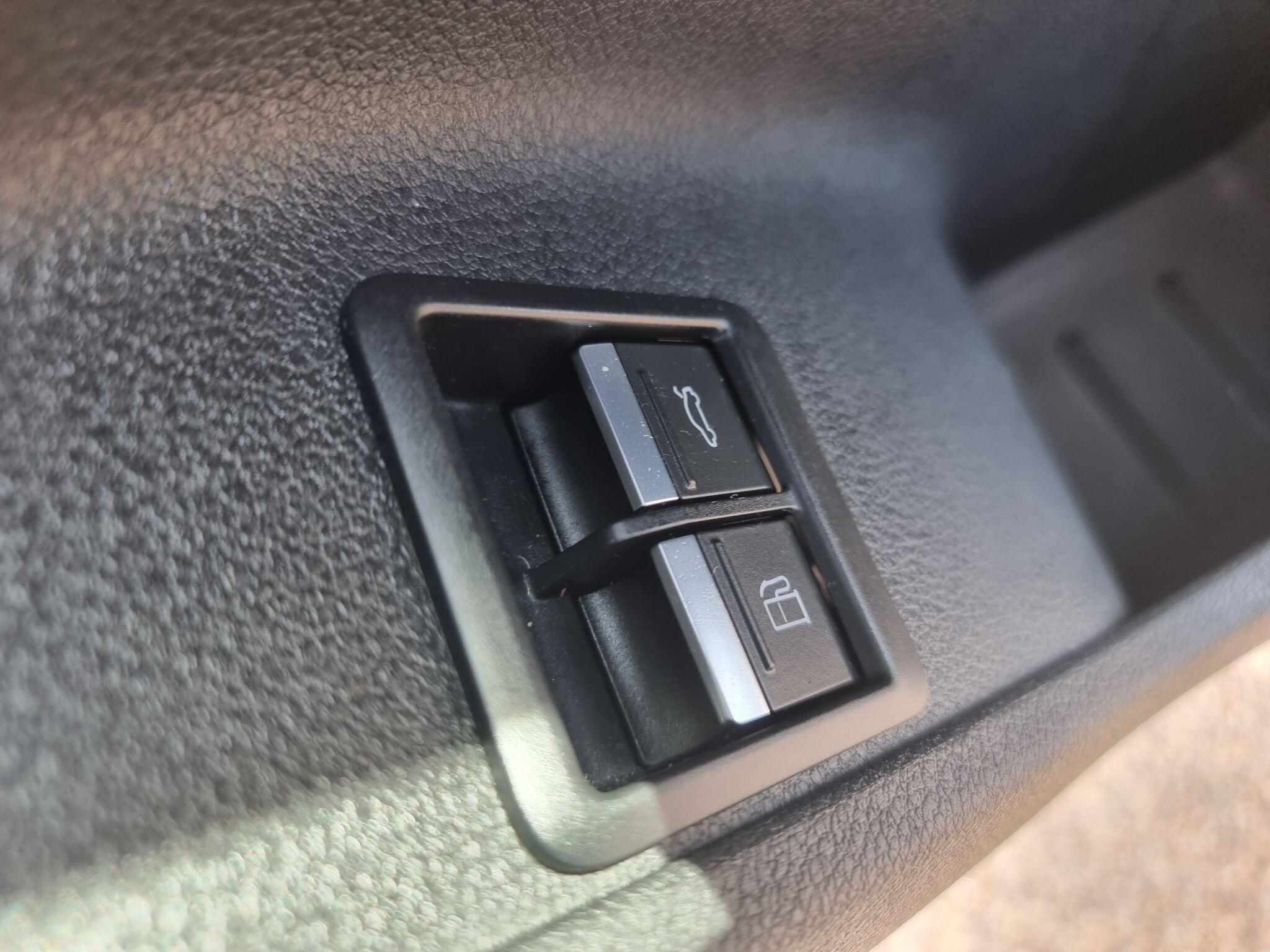 Audi Q3 view 18