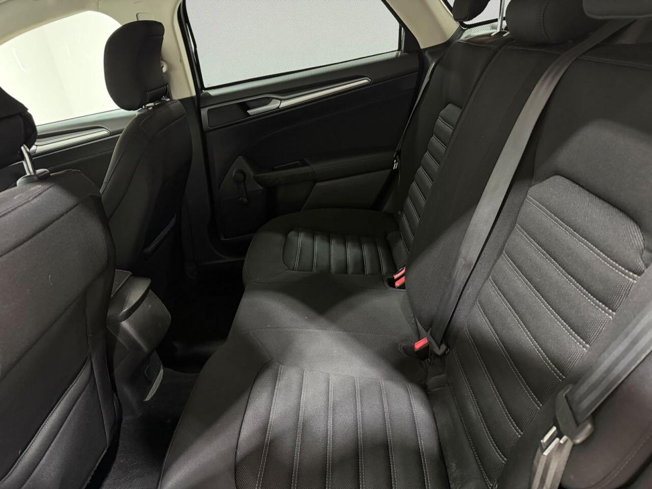 Ford Mondeo view 29