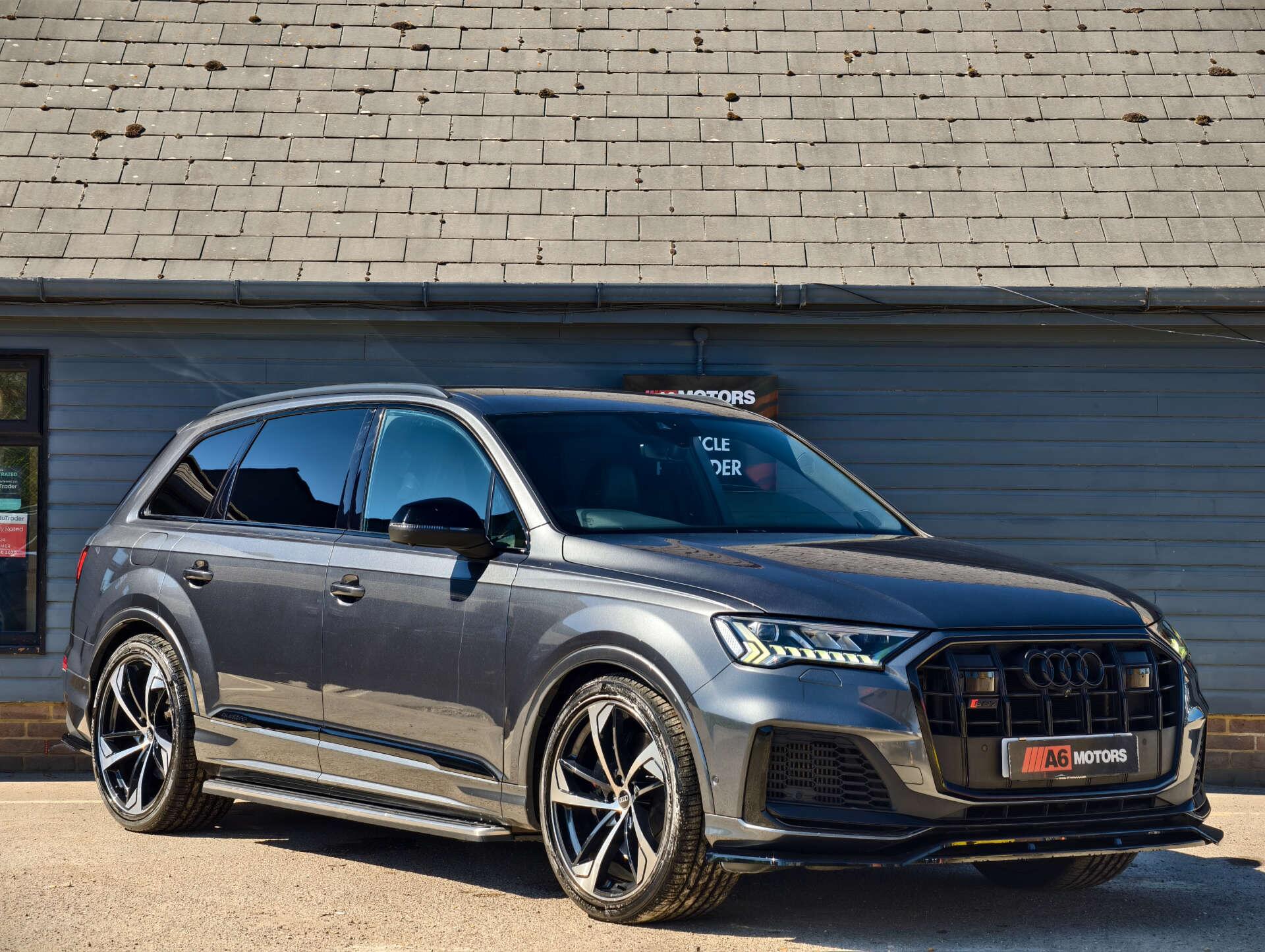 Audi SQ7 view 7