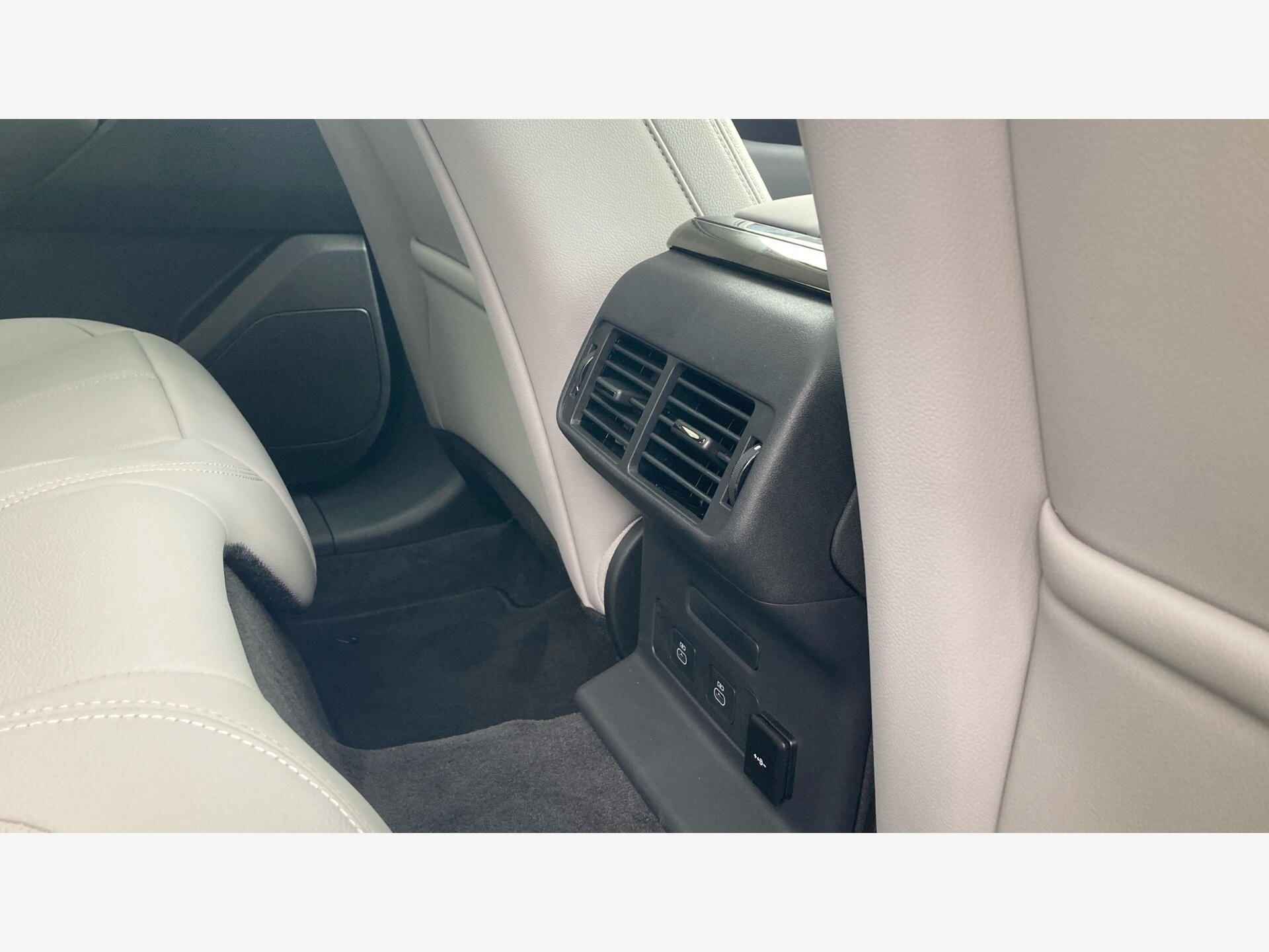 Land Rover Range Rover Velar view 22