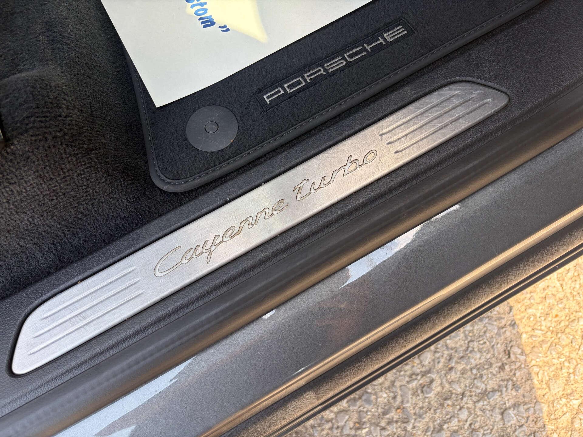 Porsche Cayenne view 25