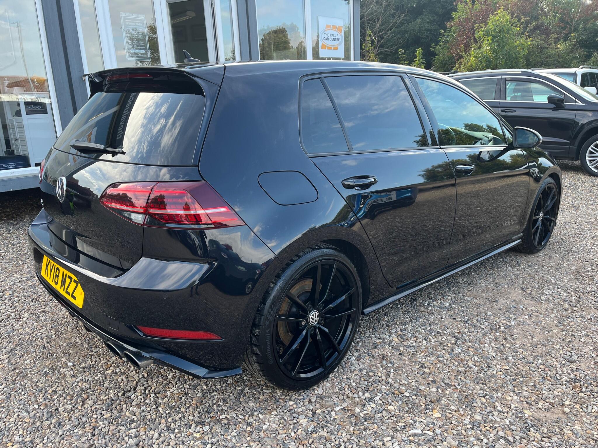 Volkswagen Golf view 4