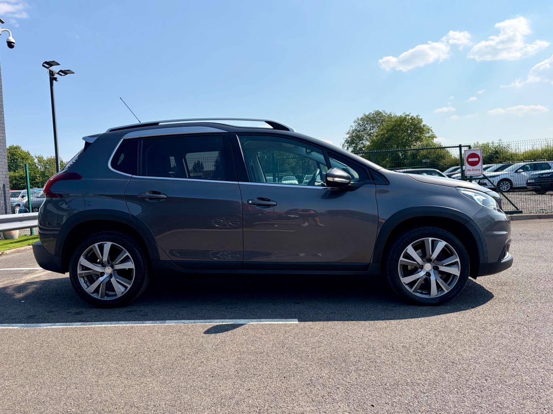 Peugeot 2008 view 9