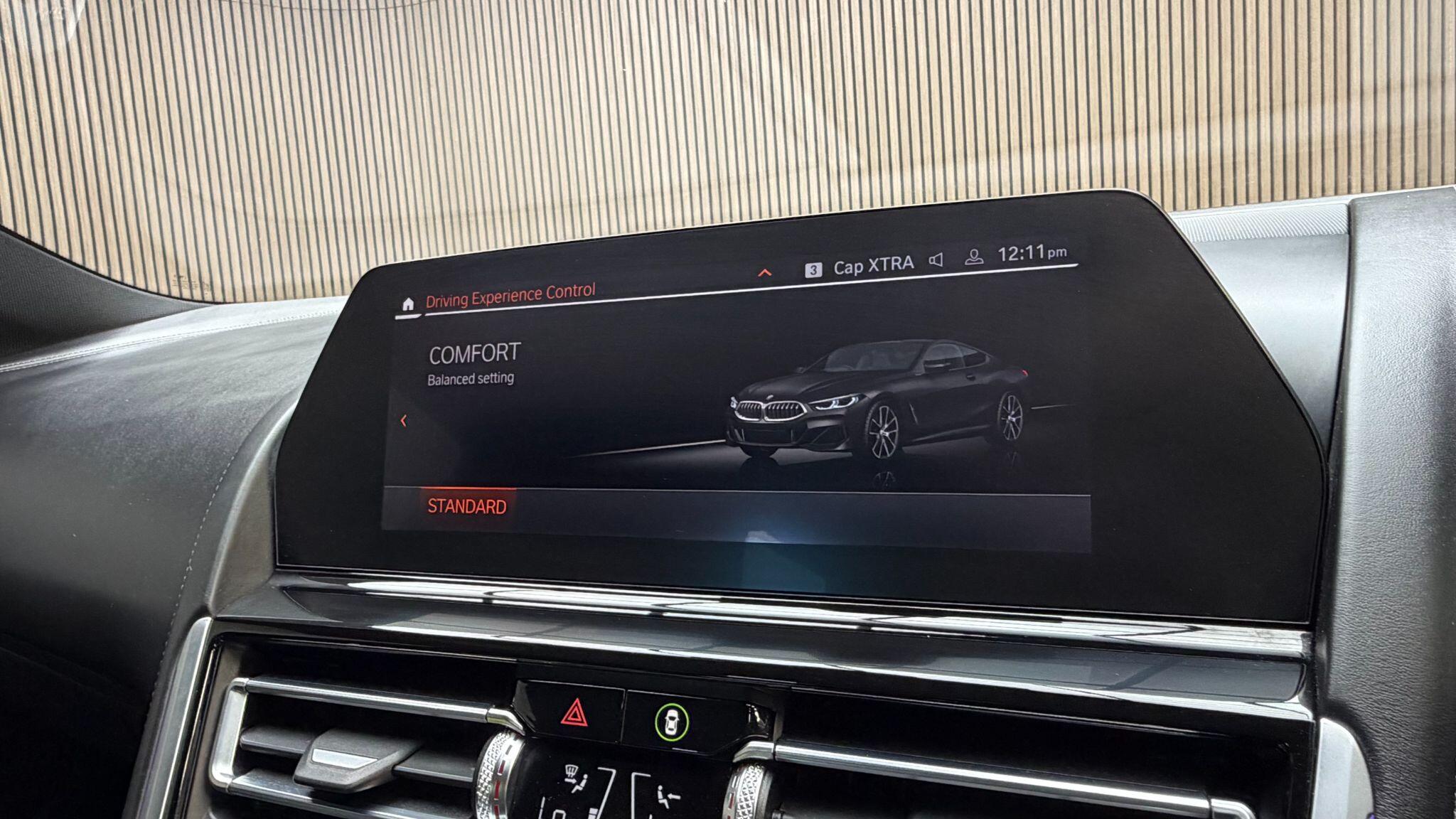 BMW 8 Series view 26