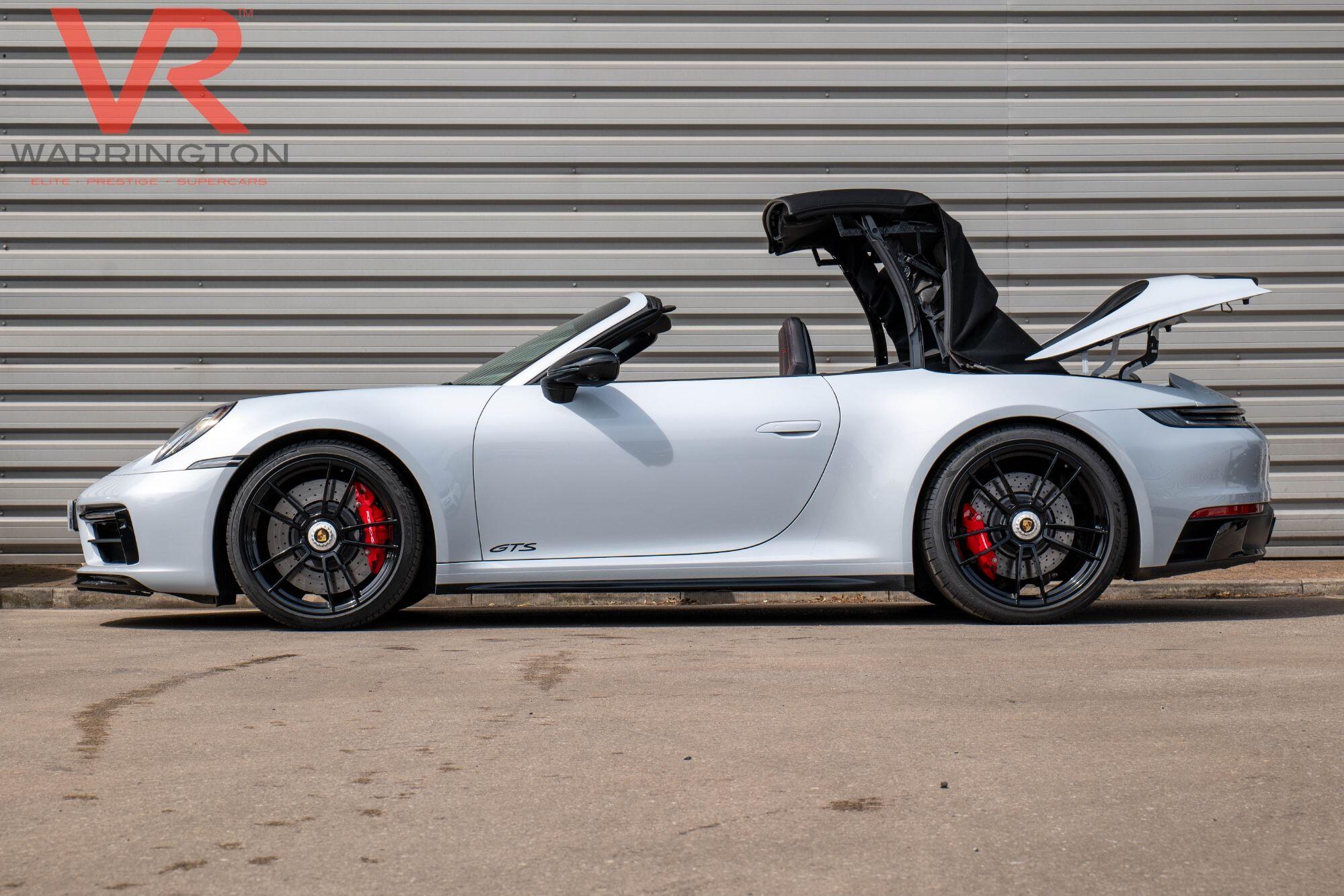 Porsche 911 view 9