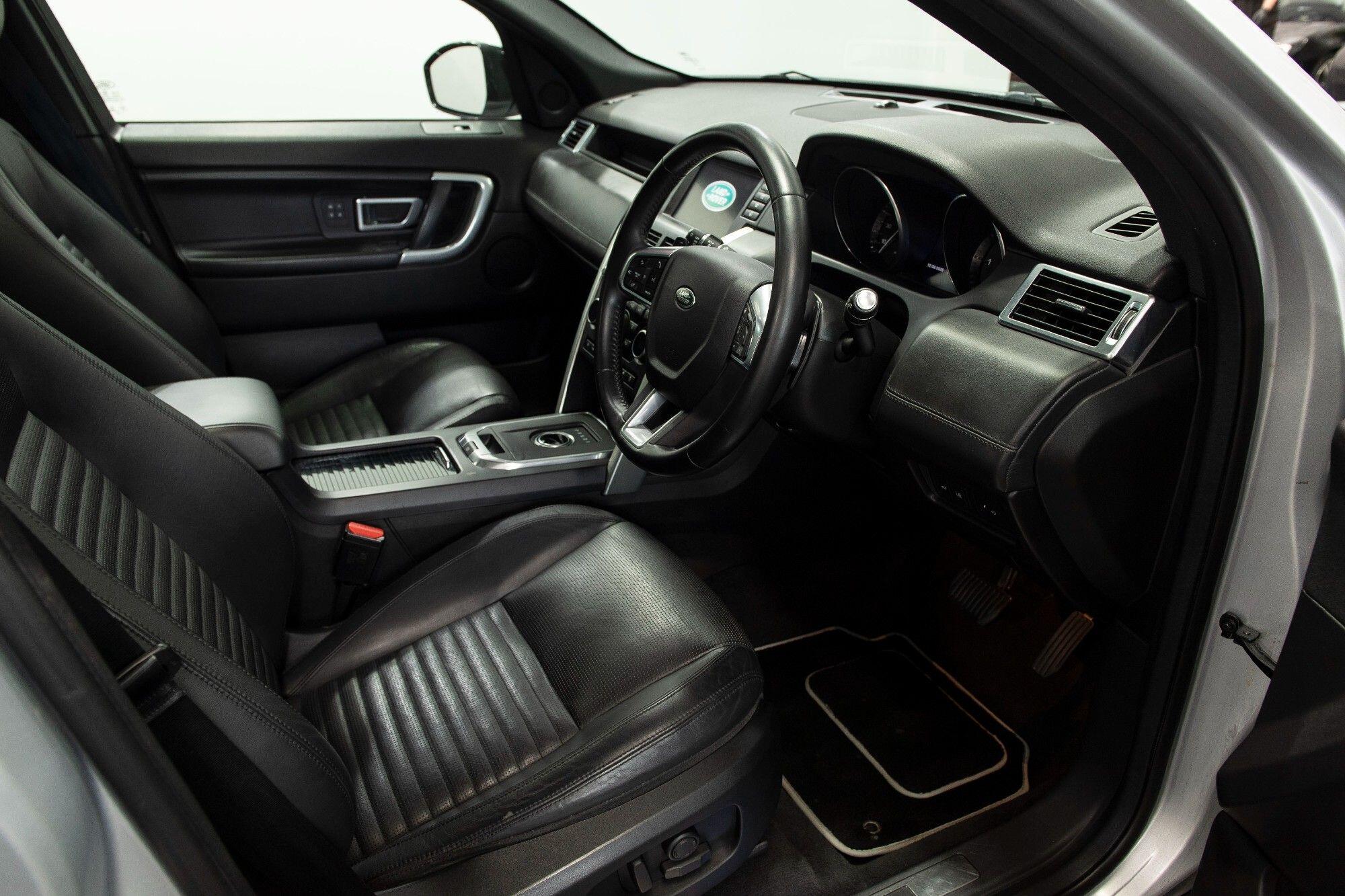 Land Rover Discovery Sport view 10