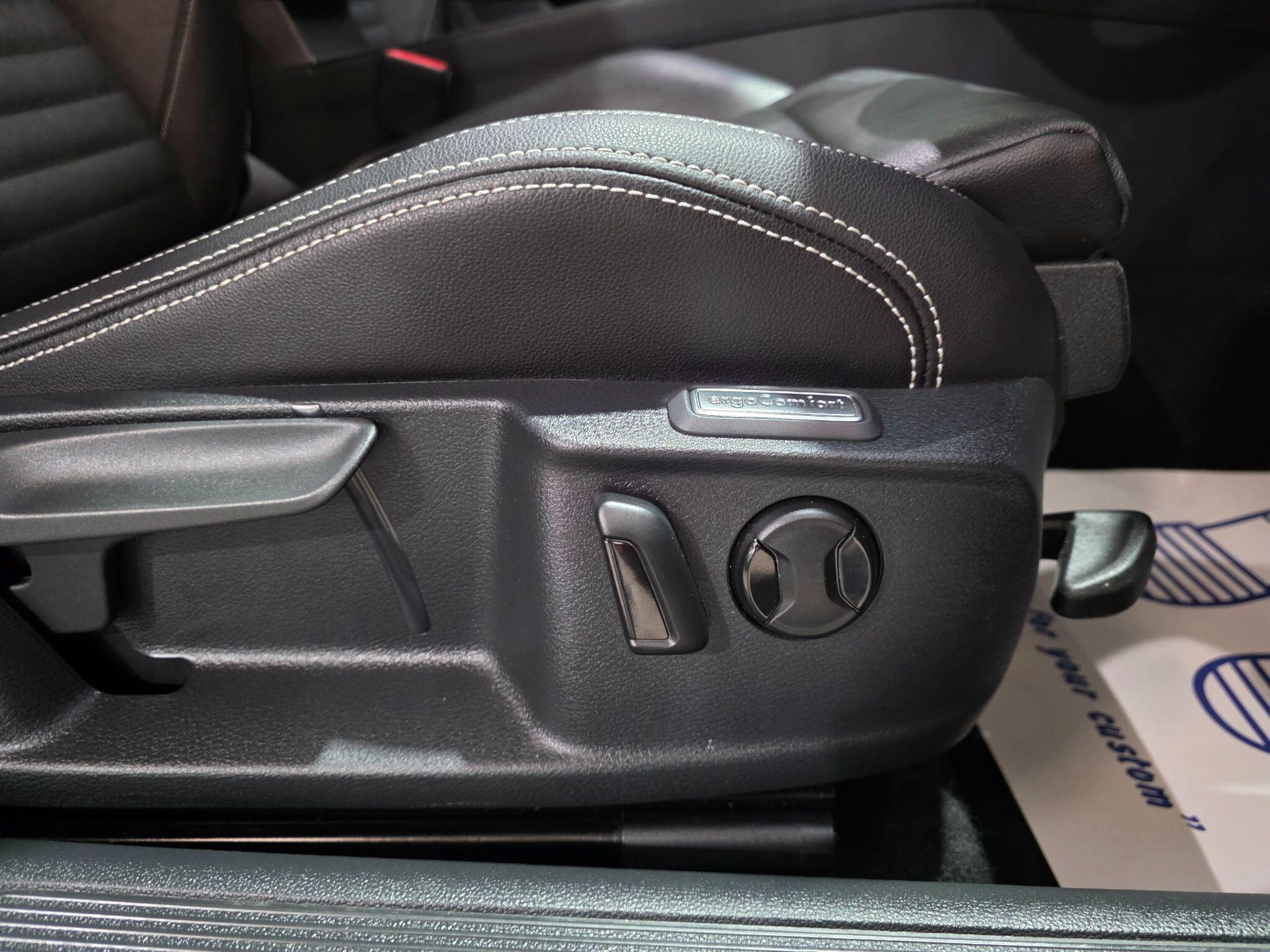 Volkswagen Passat view 15