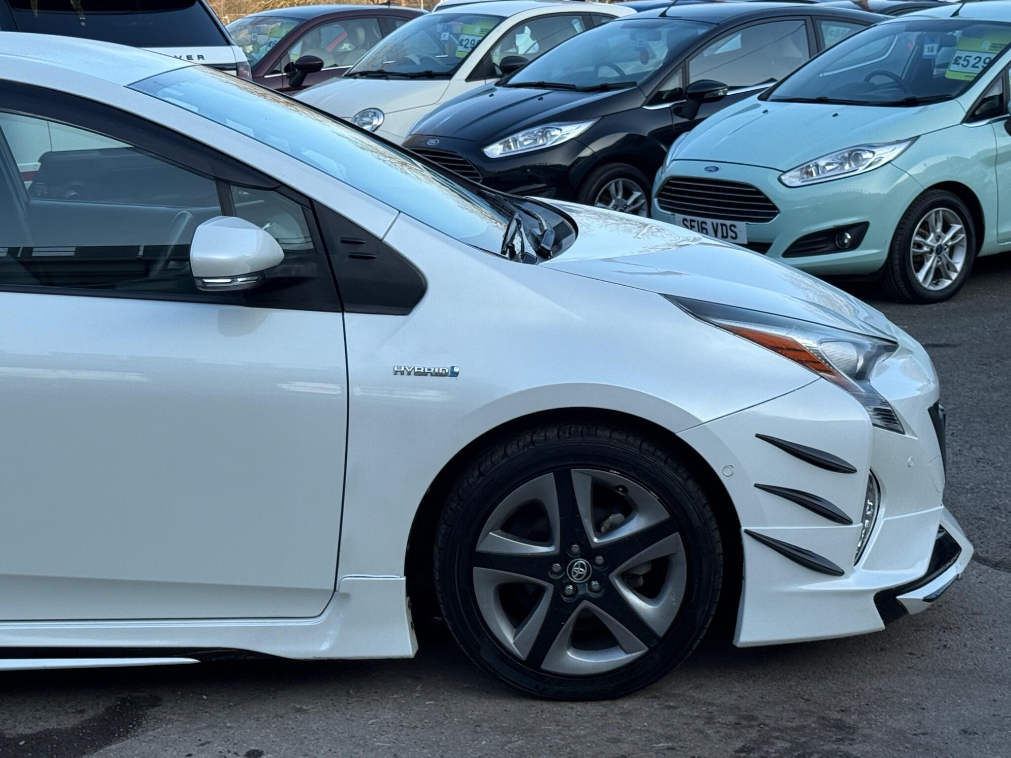 Toyota Prius - Image 21