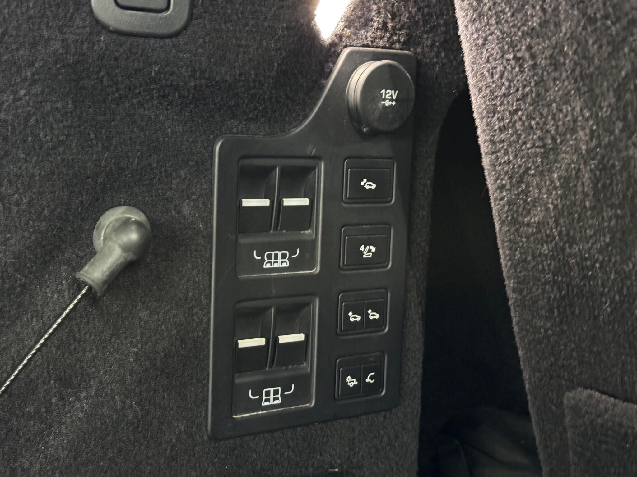 Land Rover Discovery view 45