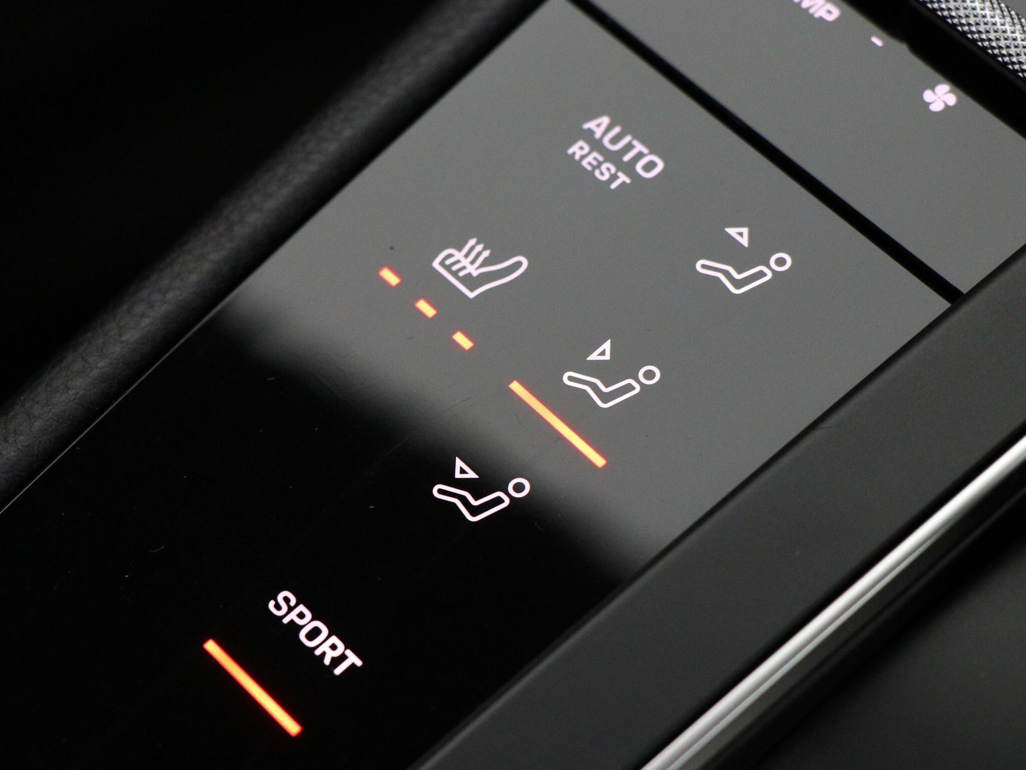 Porsche Macan view 45
