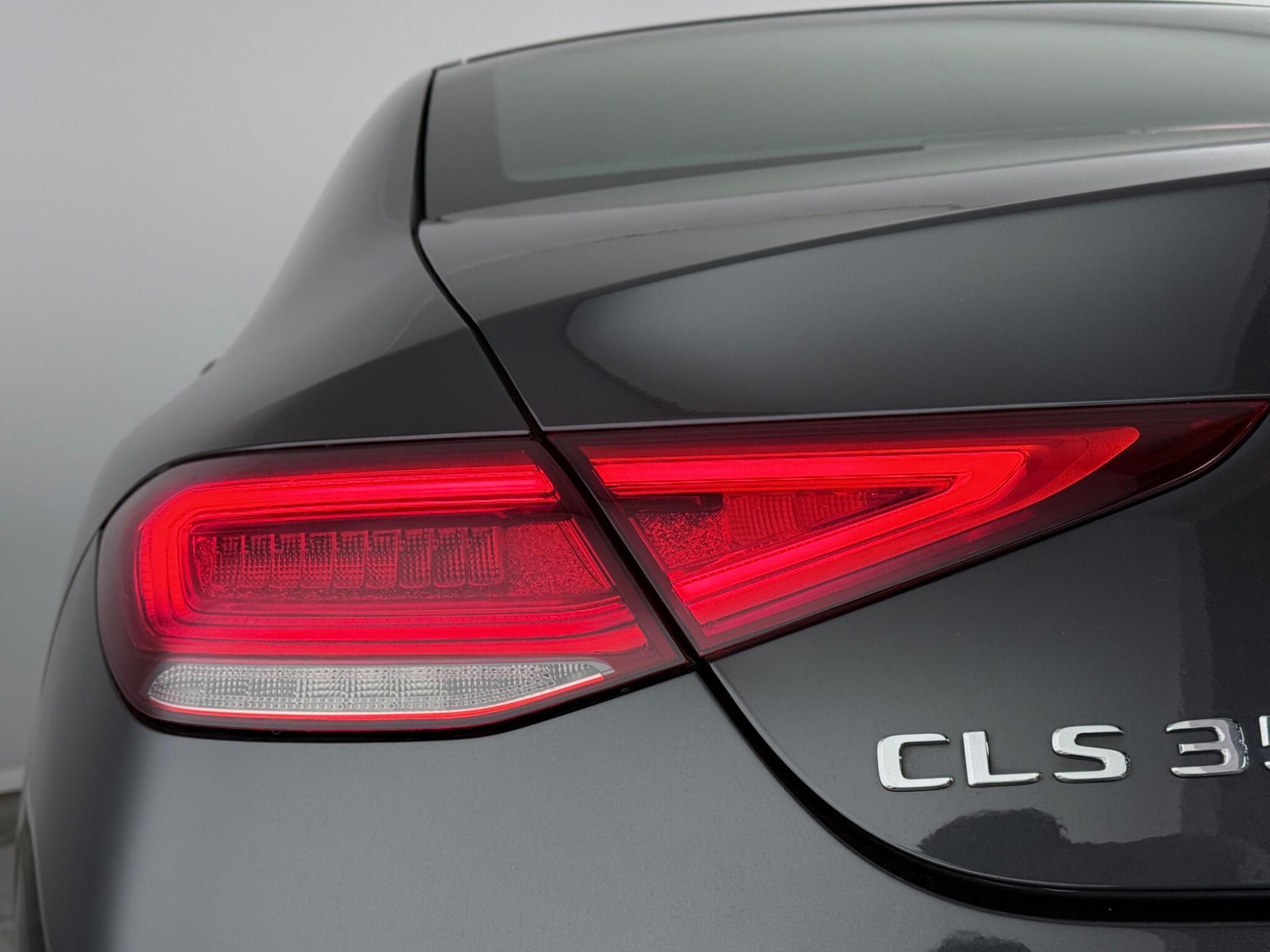 Mercedes-Benz CLS view 9