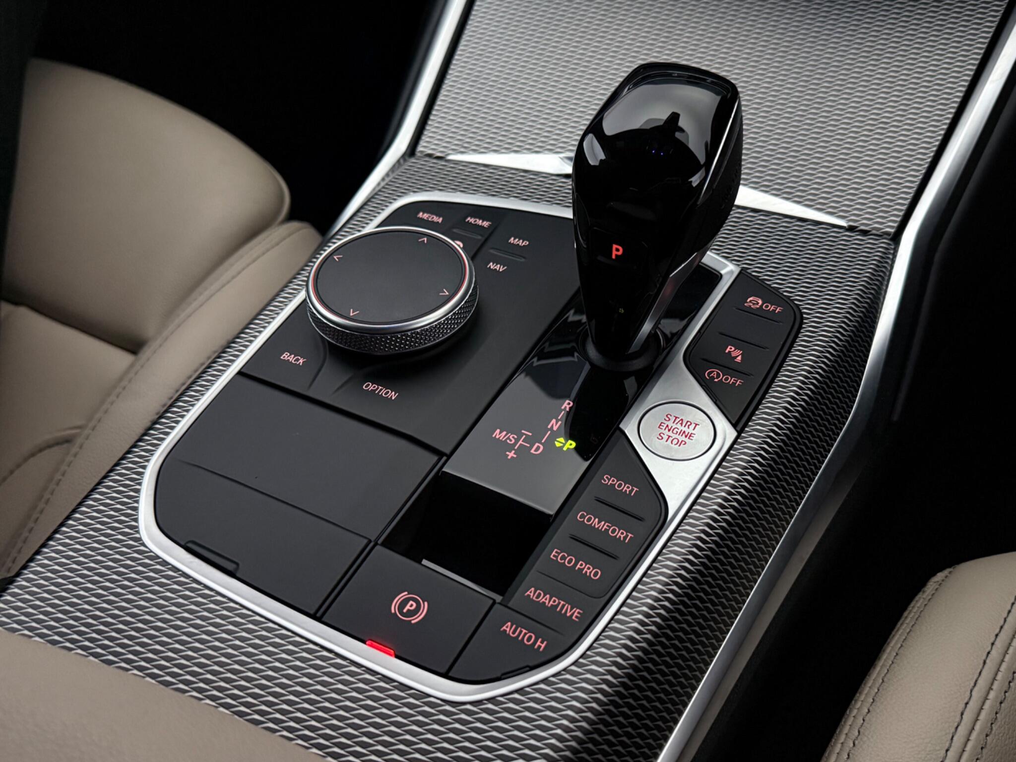 BMW 3 Series view 22