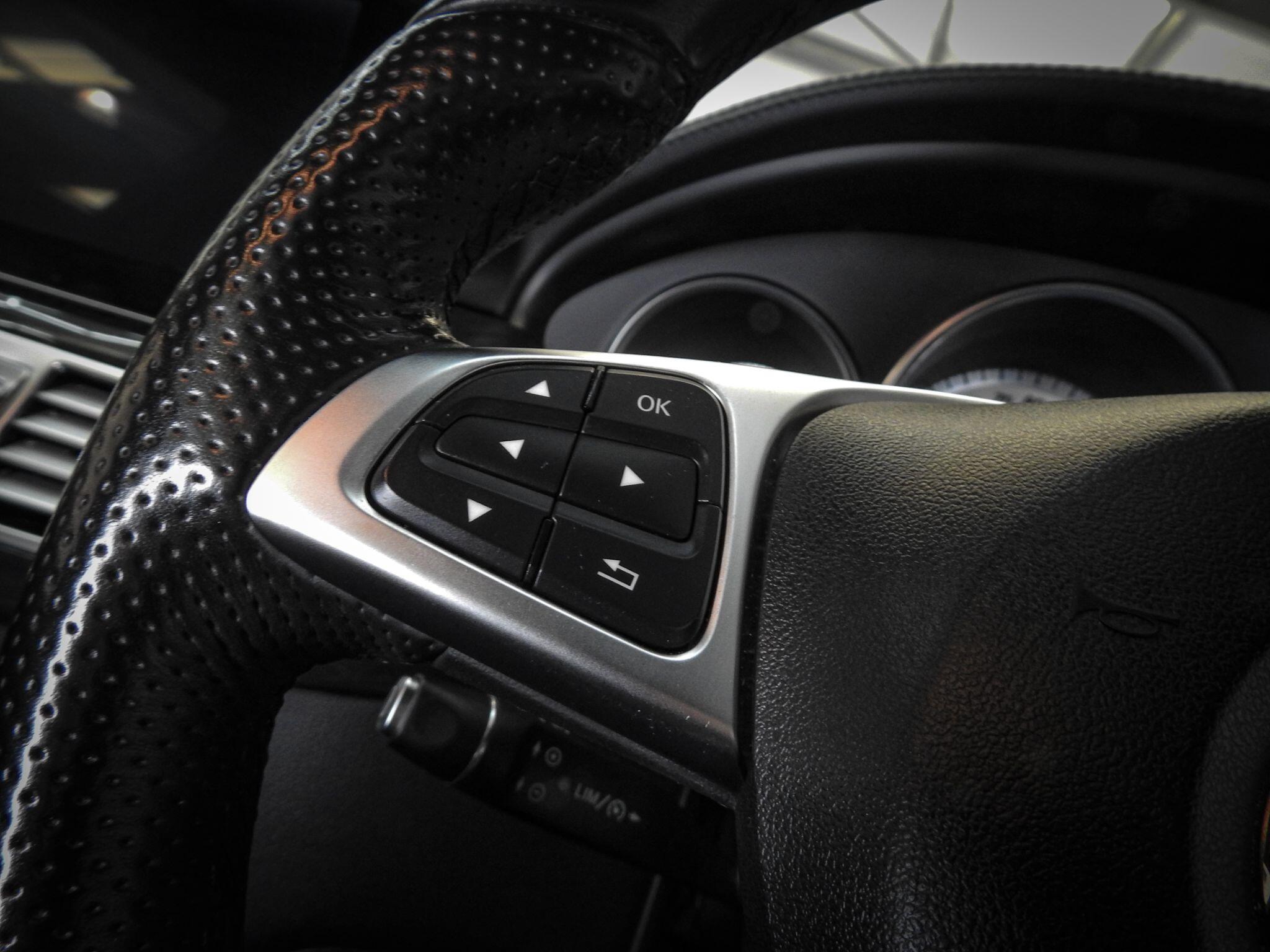 Mercedes-Benz CLS view 26