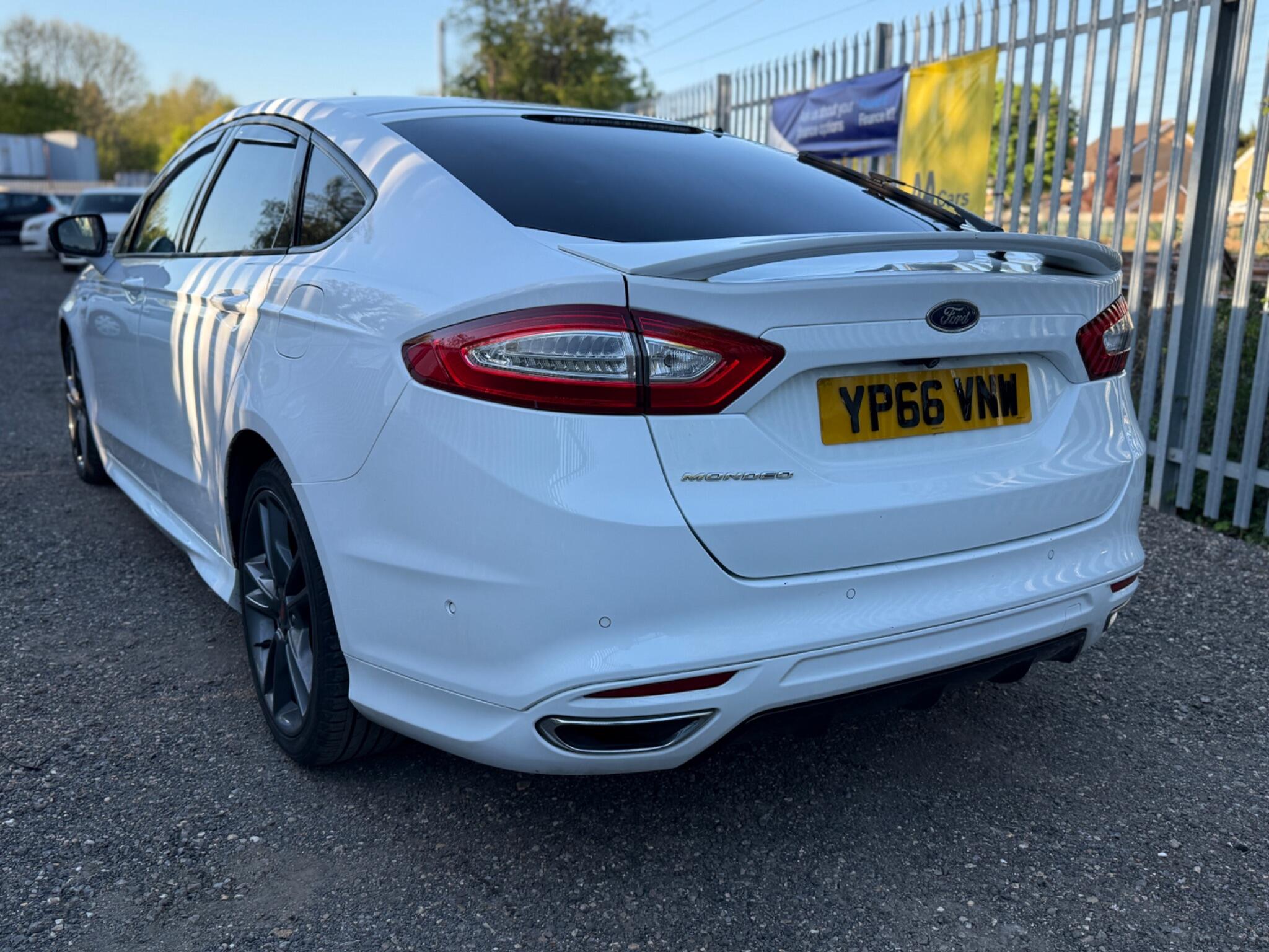 2016 Ford Mondeo image 9