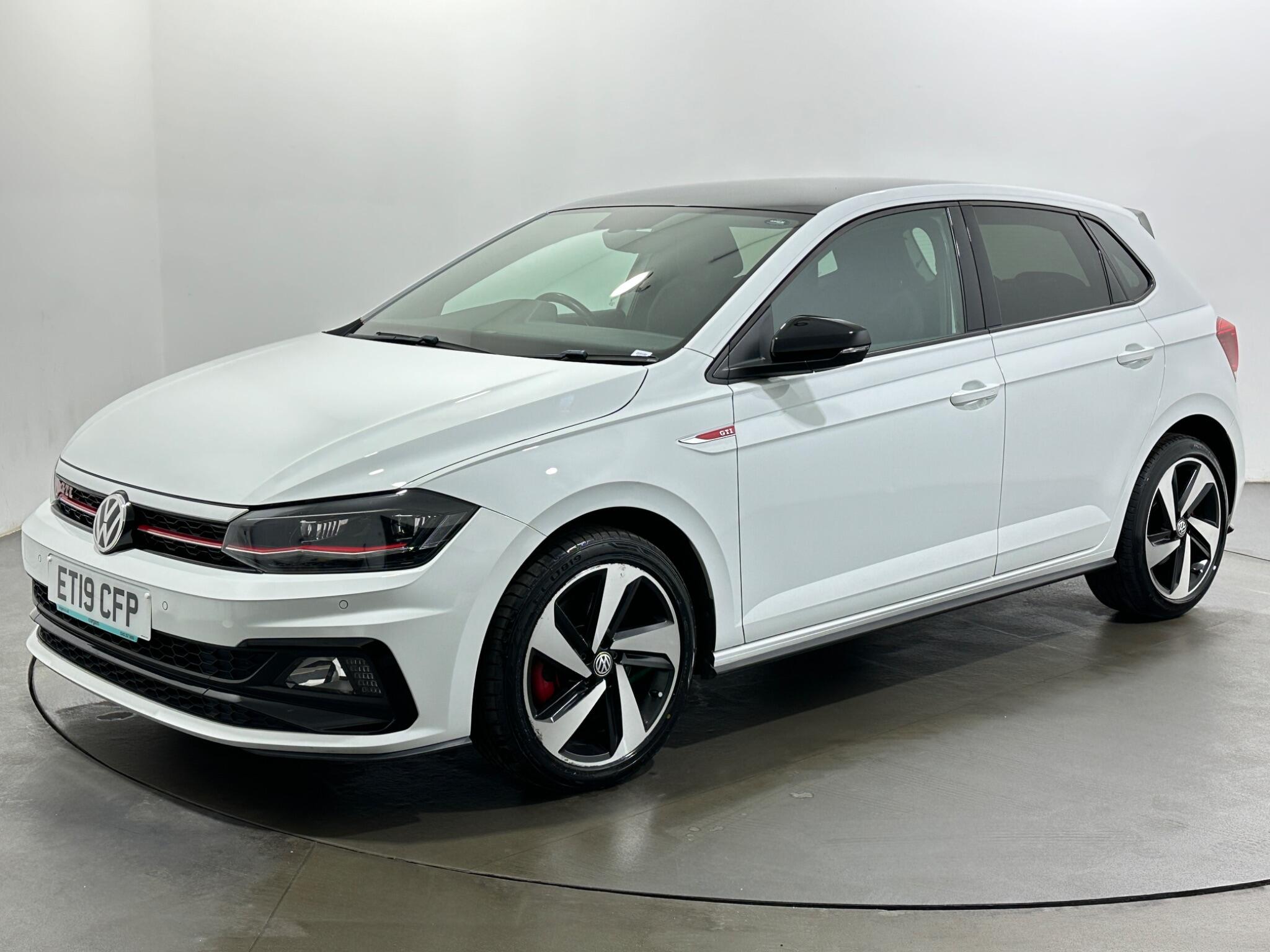 Volkswagen Polo view 4
