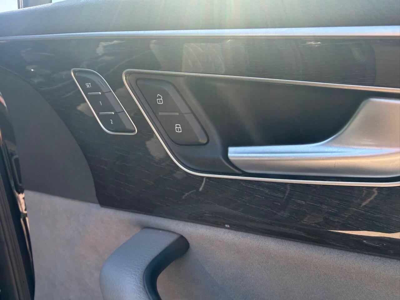 Audi SQ7 view 17