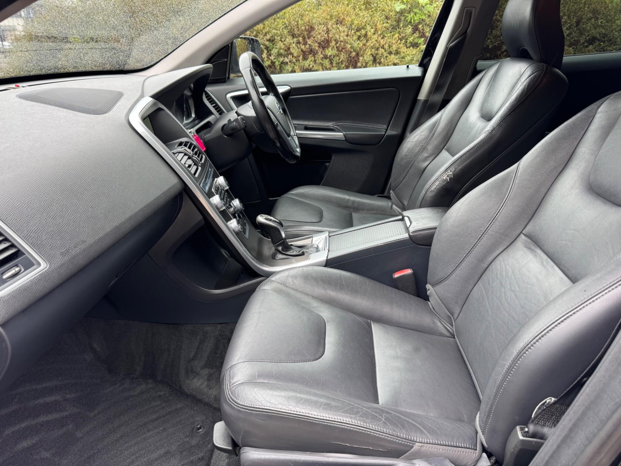 Volvo XC60 view 12