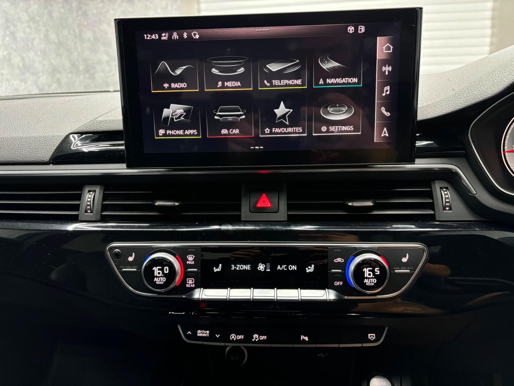 Audi A4 view 21