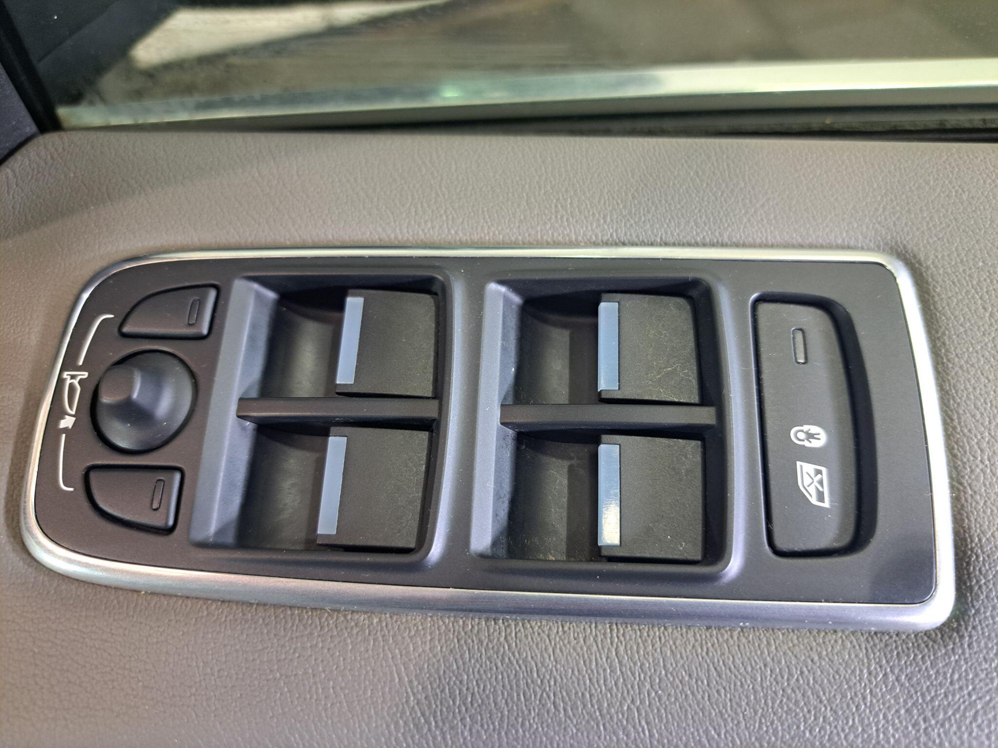 Jaguar F-Pace view 28