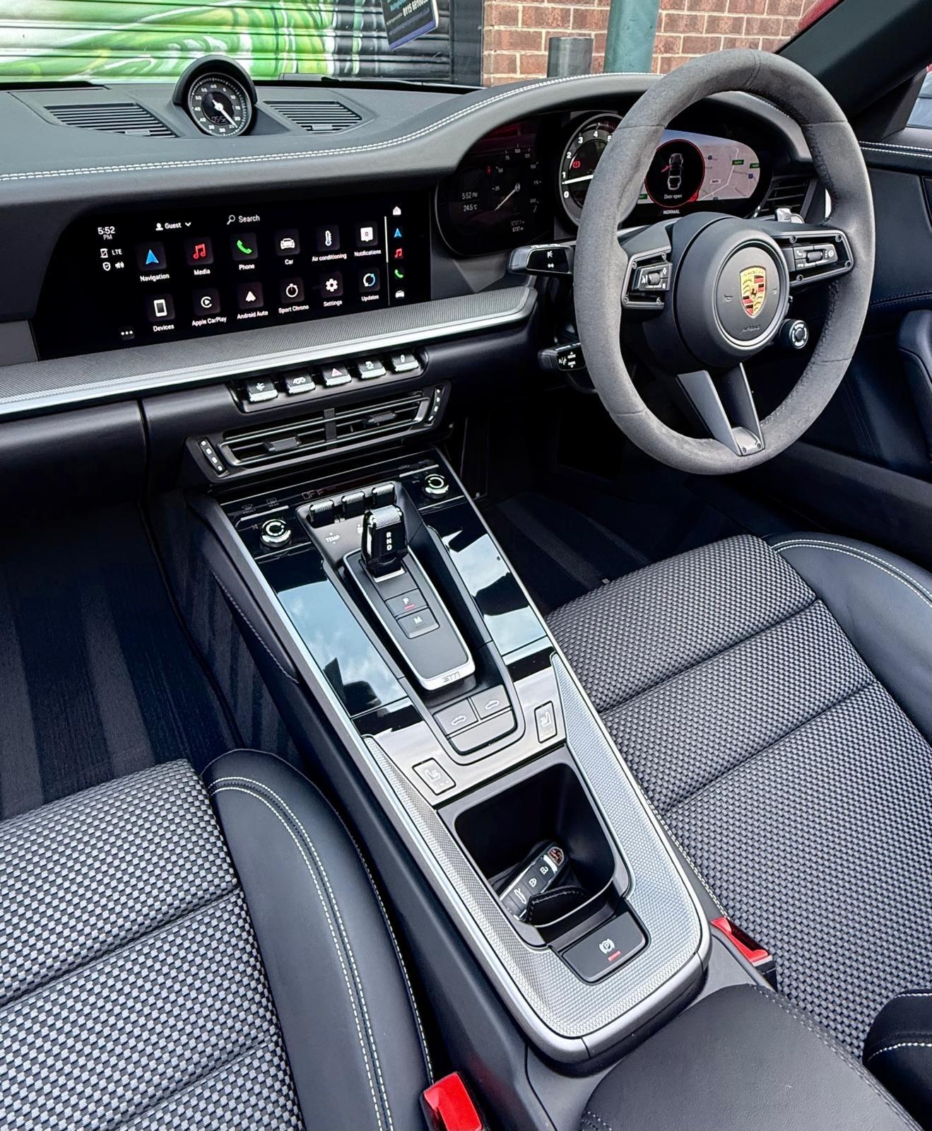 Porsche 911 view 77