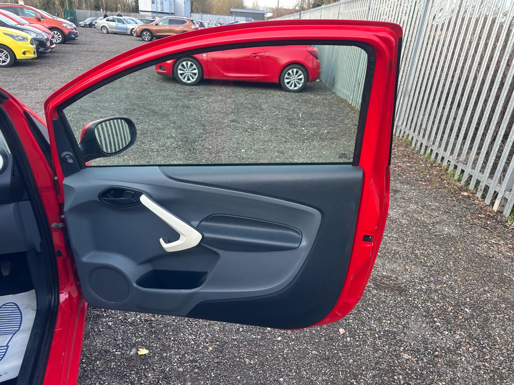 2013 Ford Ka image 18