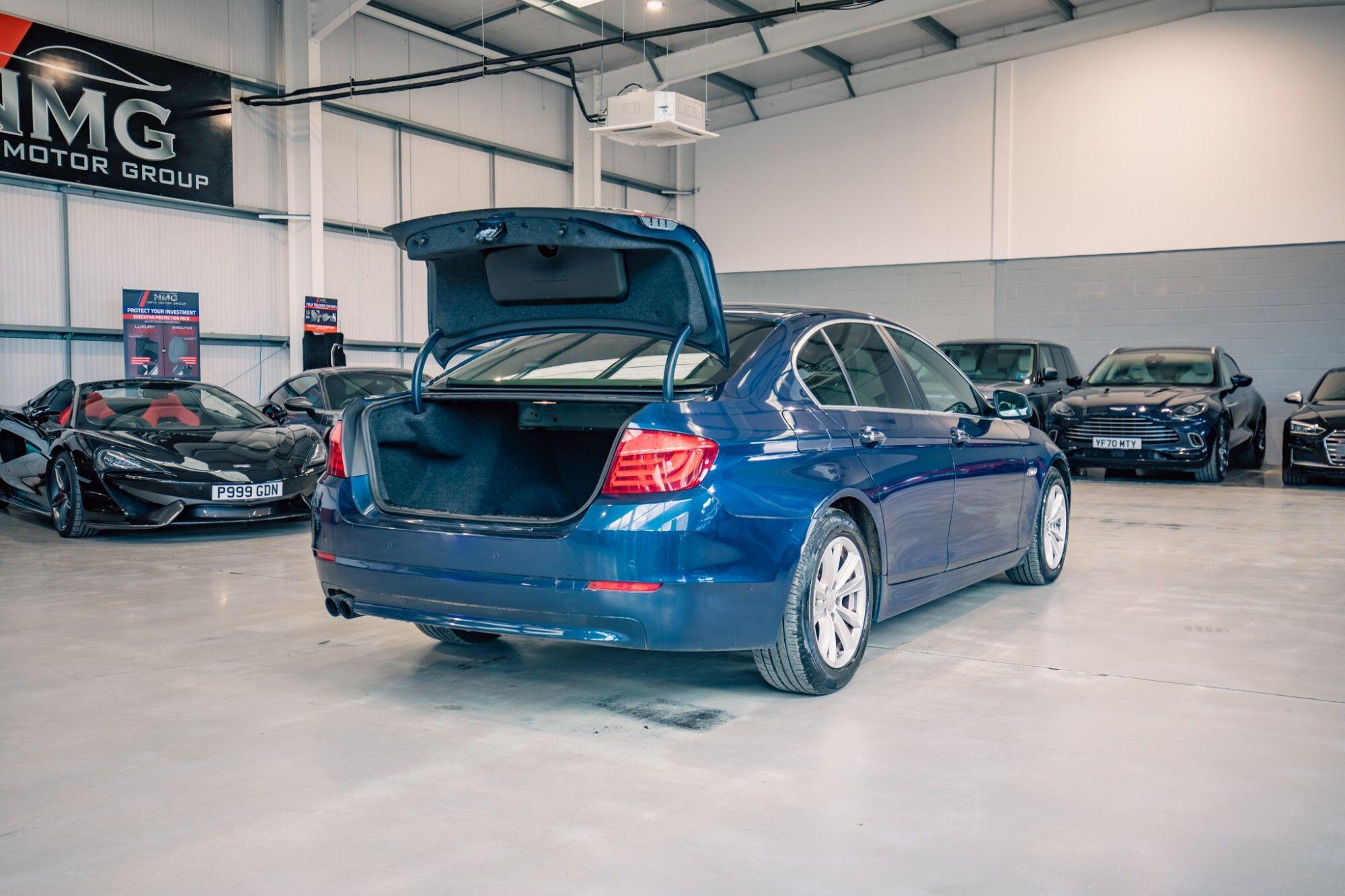 BMW 5 Series view 29