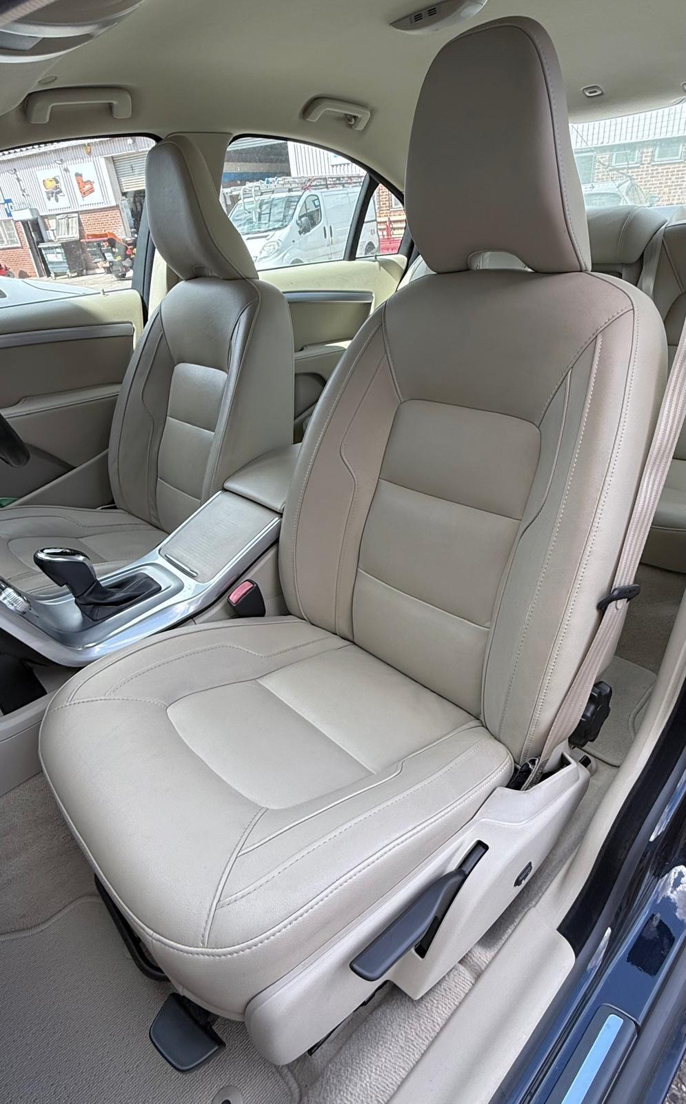 Volvo S80 view 14