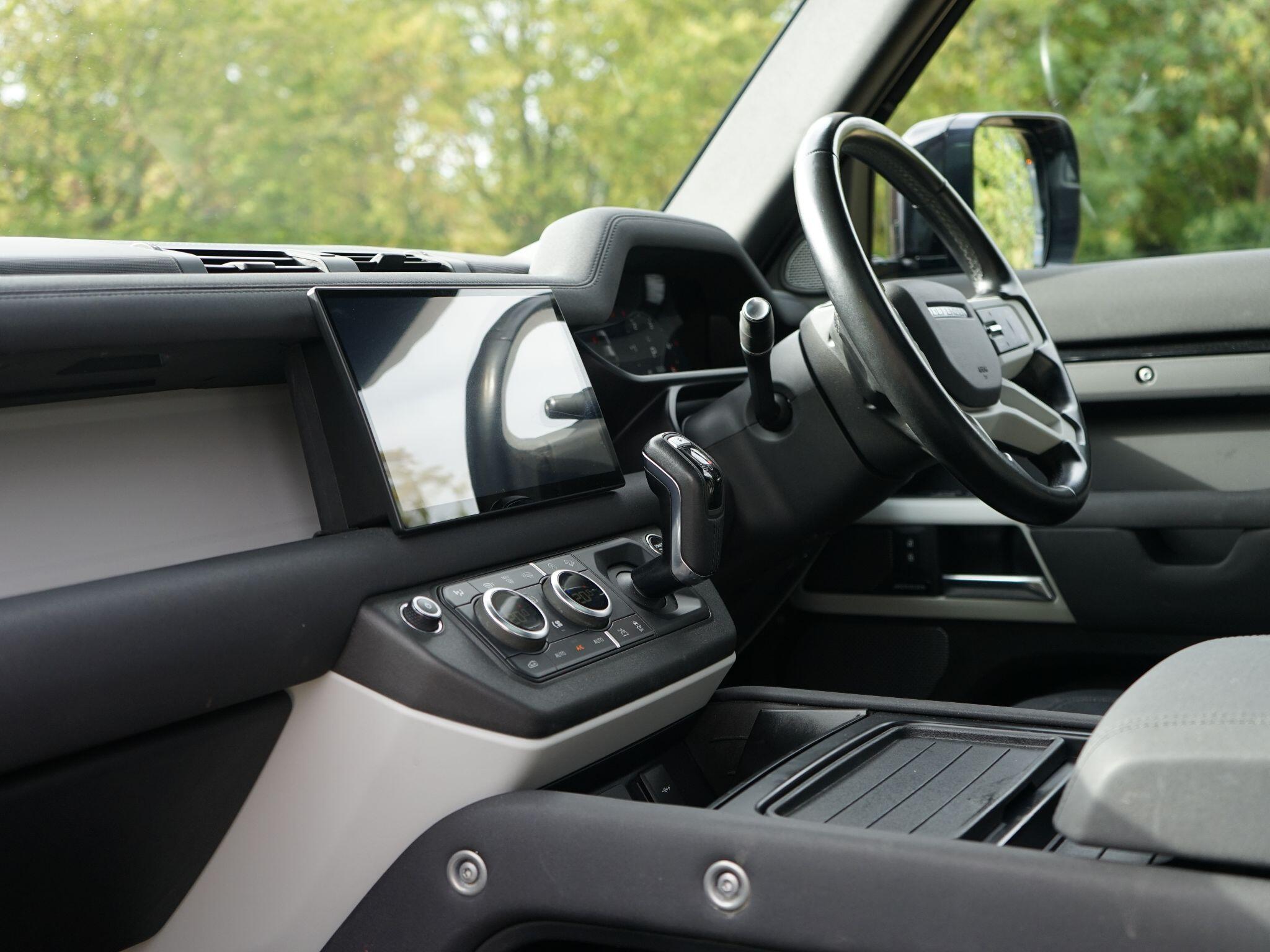 Land Rover Defender view 15