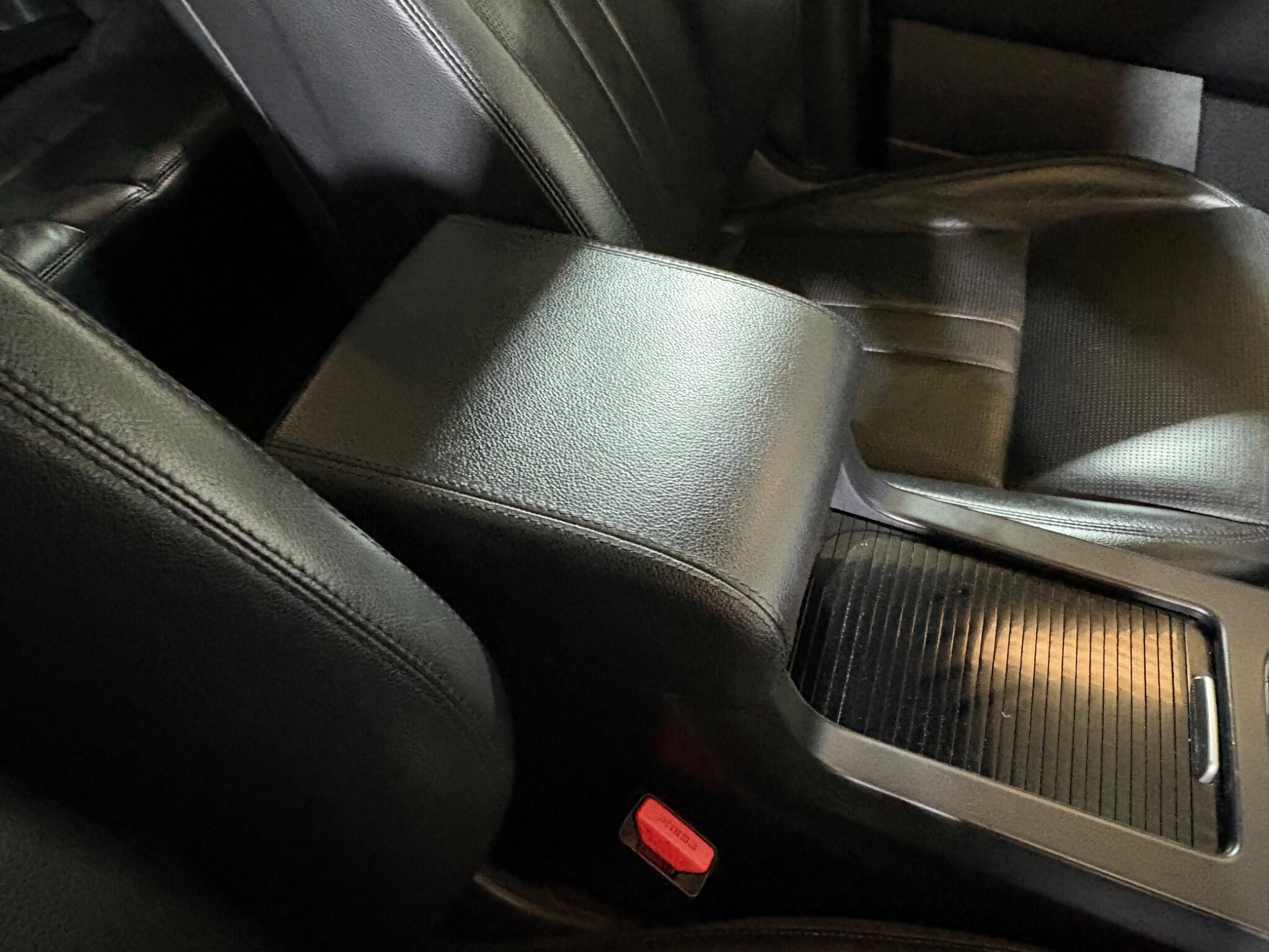 Land Rover Discovery Sport view 26
