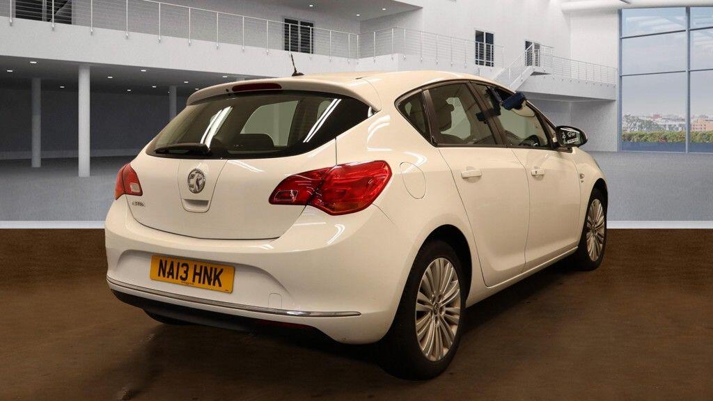 Vauxhall Astra view 4