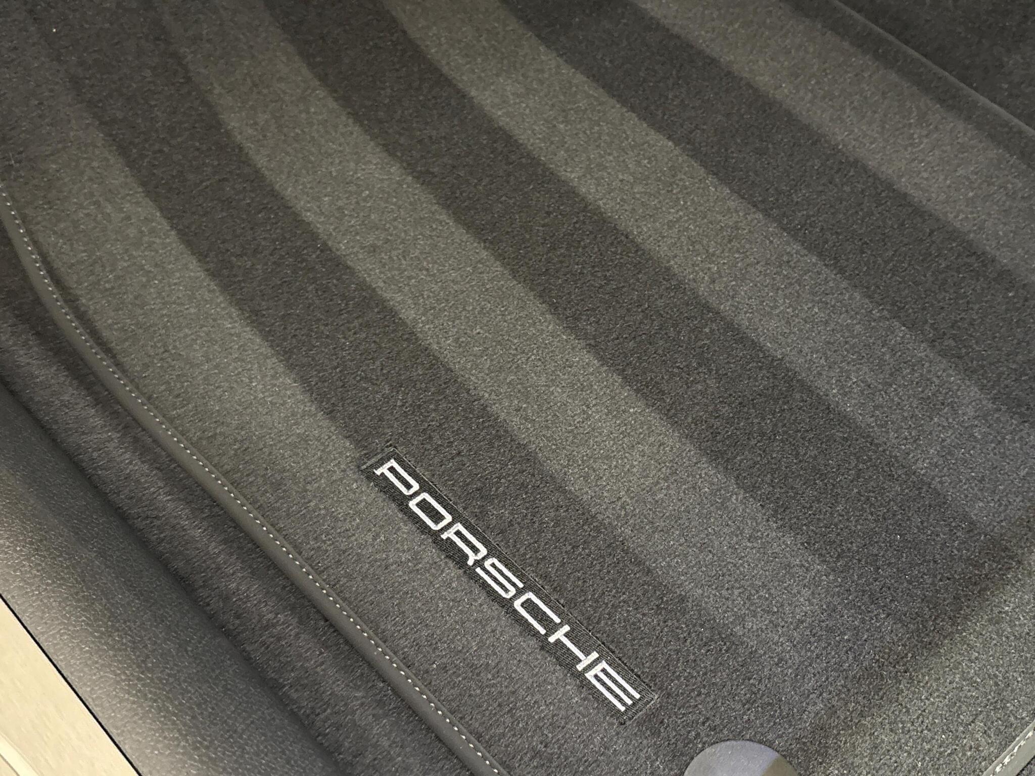 Porsche Panamera view 35