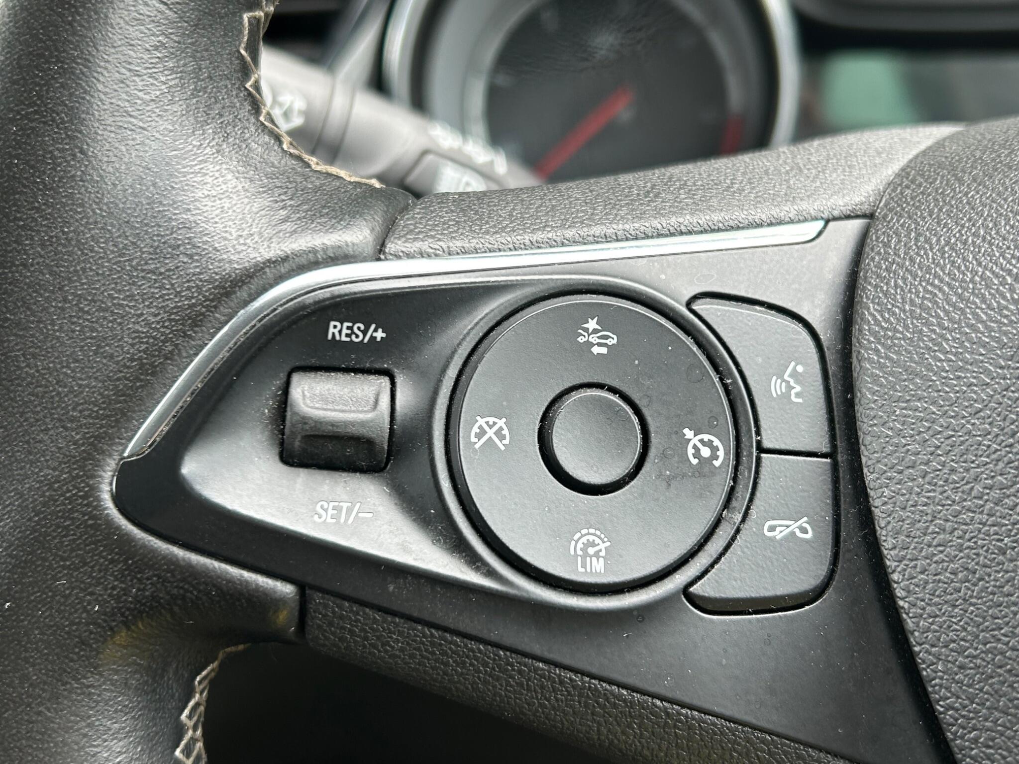 Vauxhall Insignia view 28