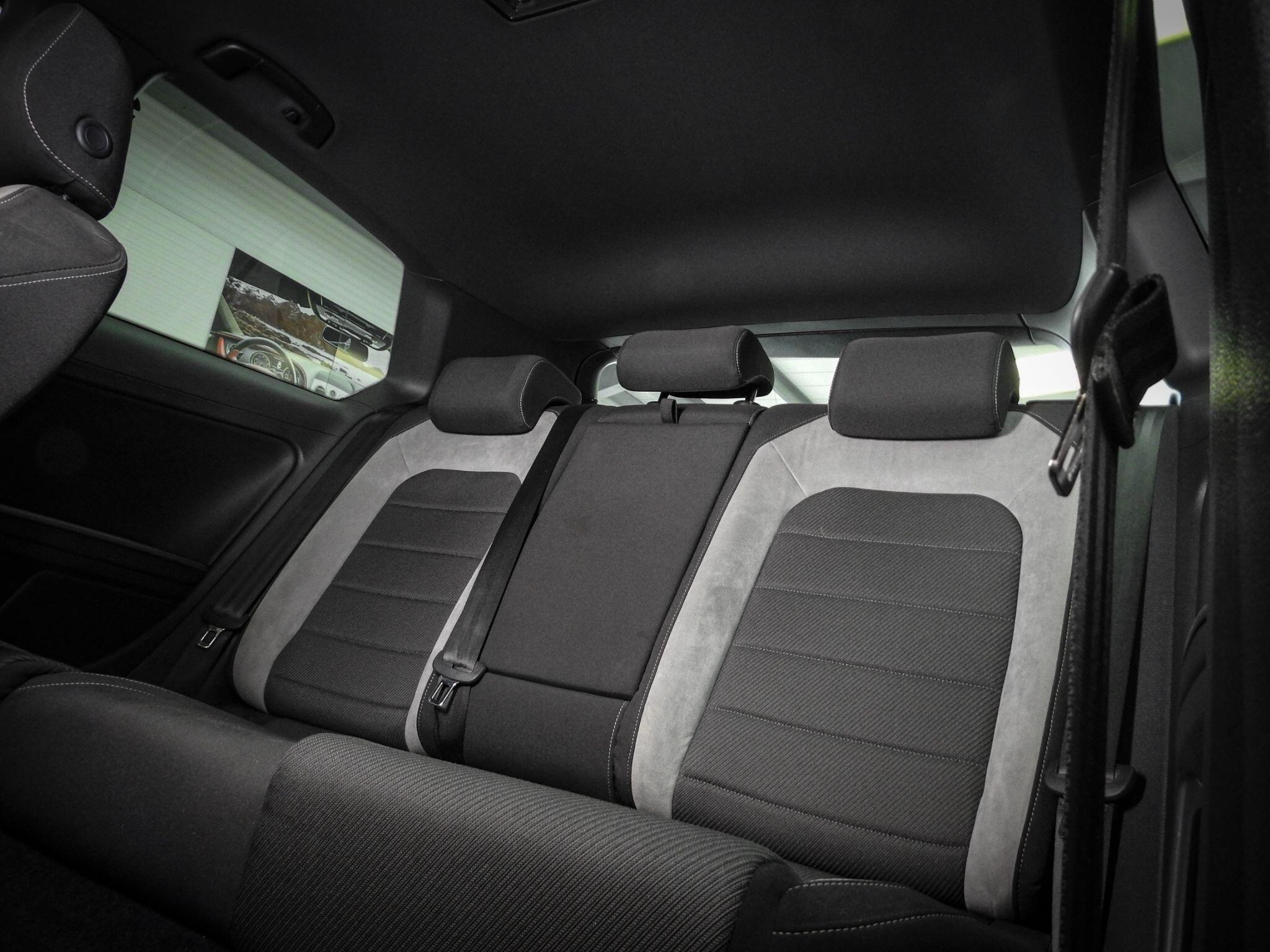 Volkswagen Golf view 42