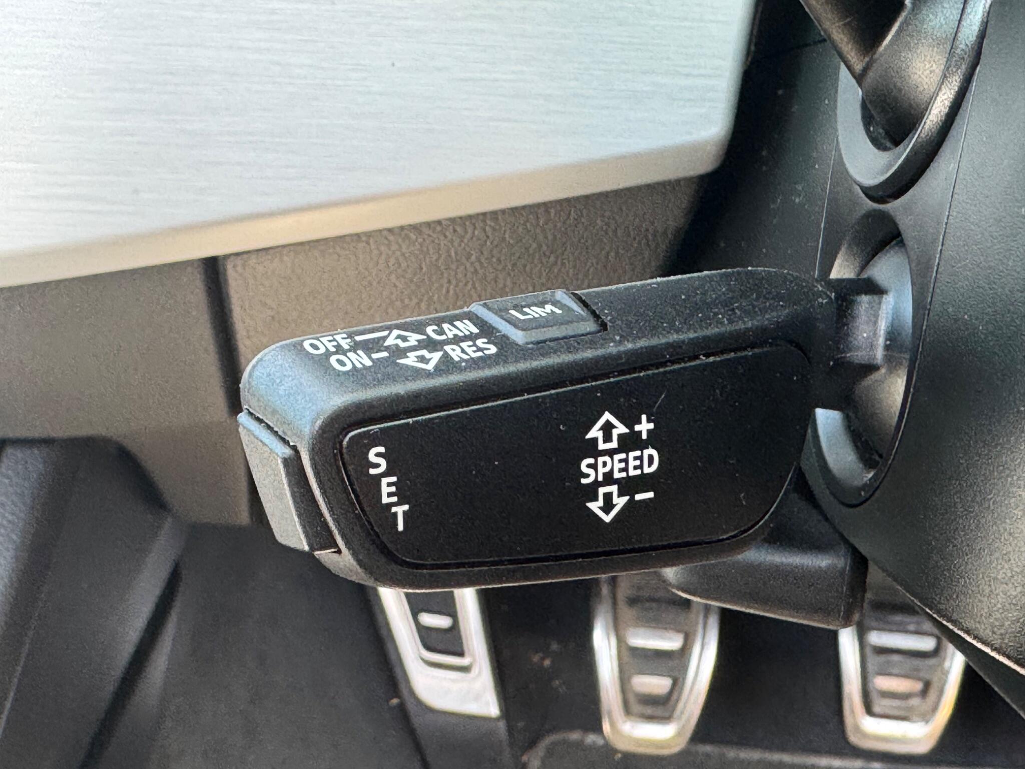 Audi A4 view 32