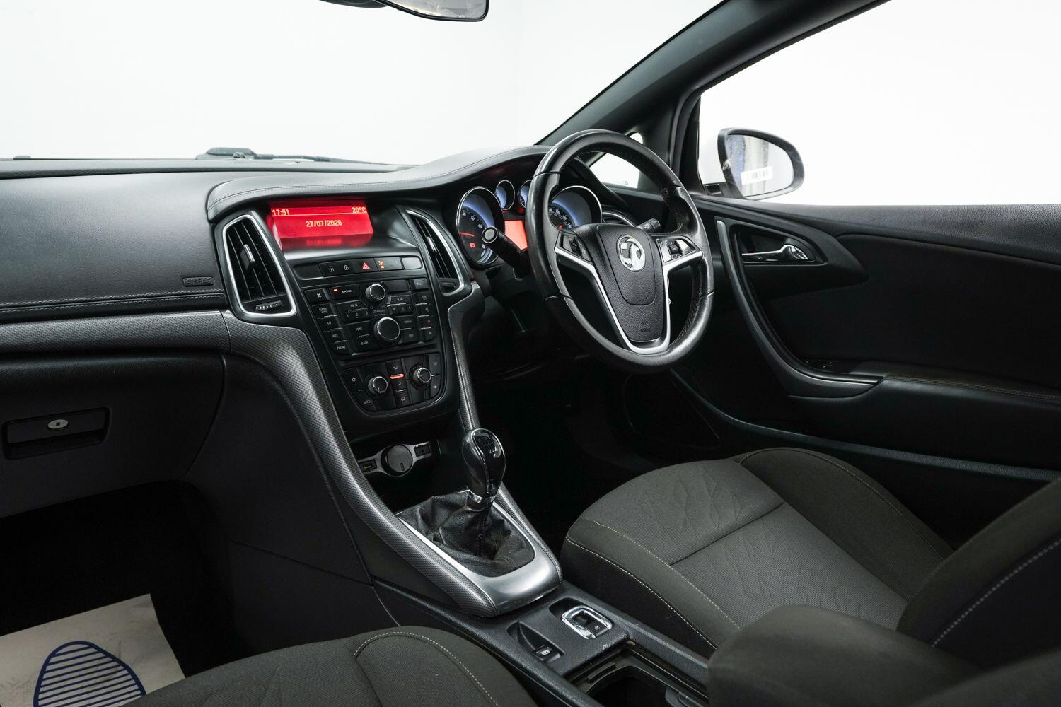 Vauxhall Cascada view 24