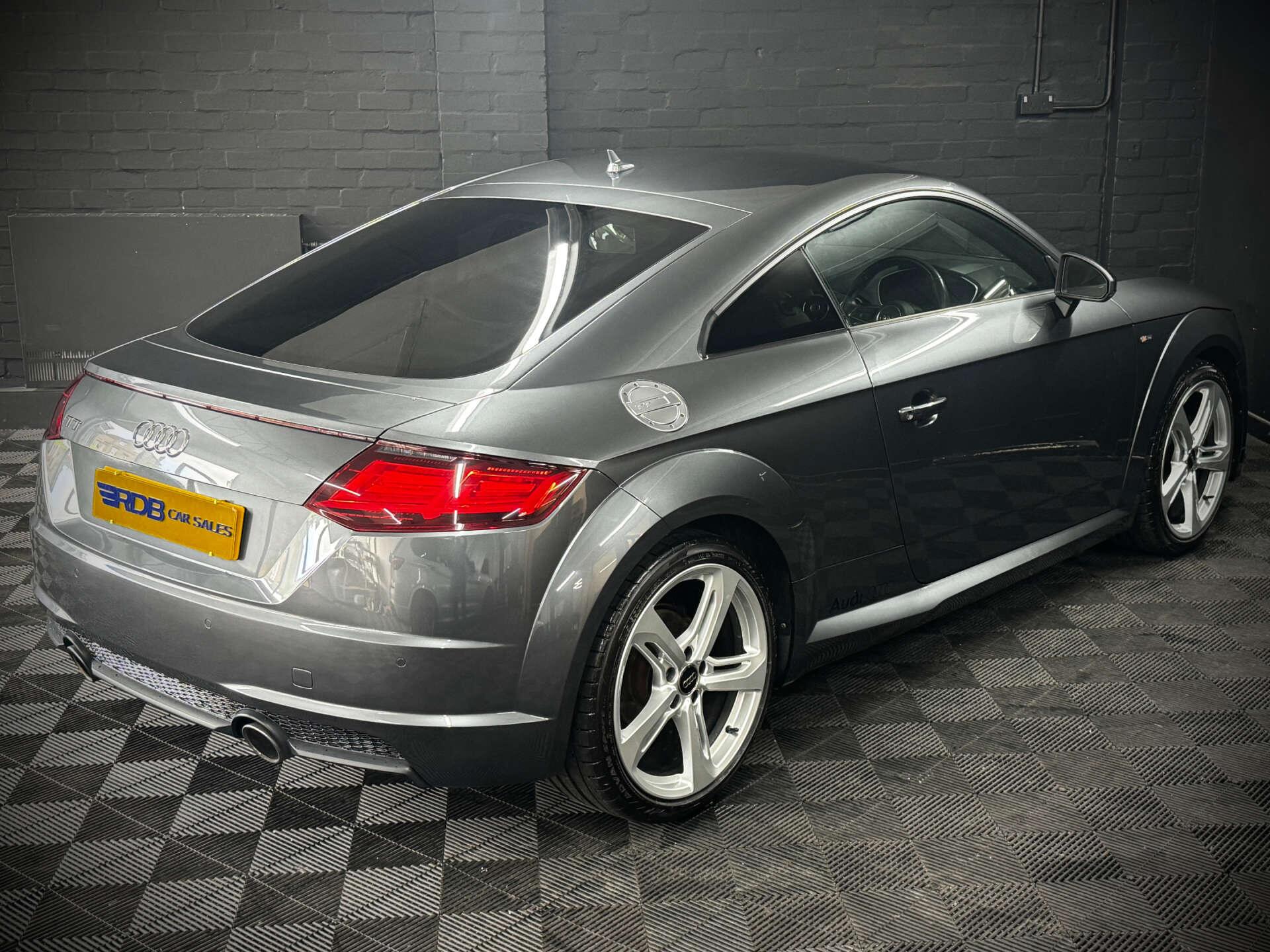 Audi TT view 27