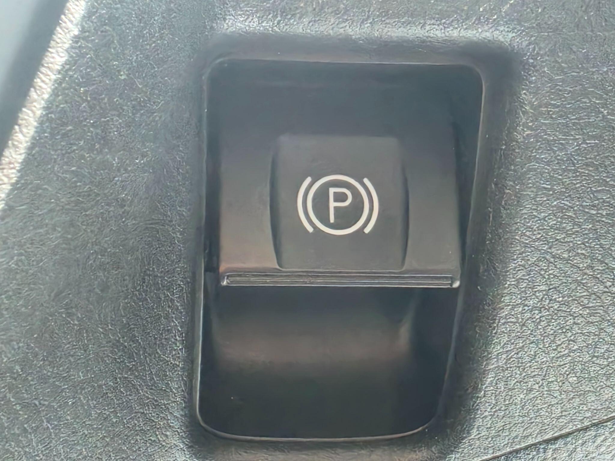 Toyota Avensis view 23