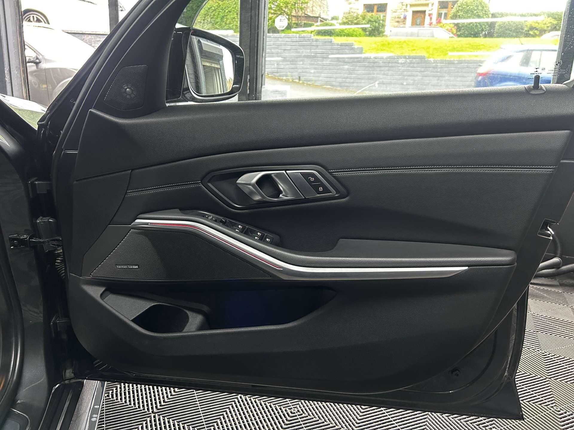 BMW 3 Series view 41