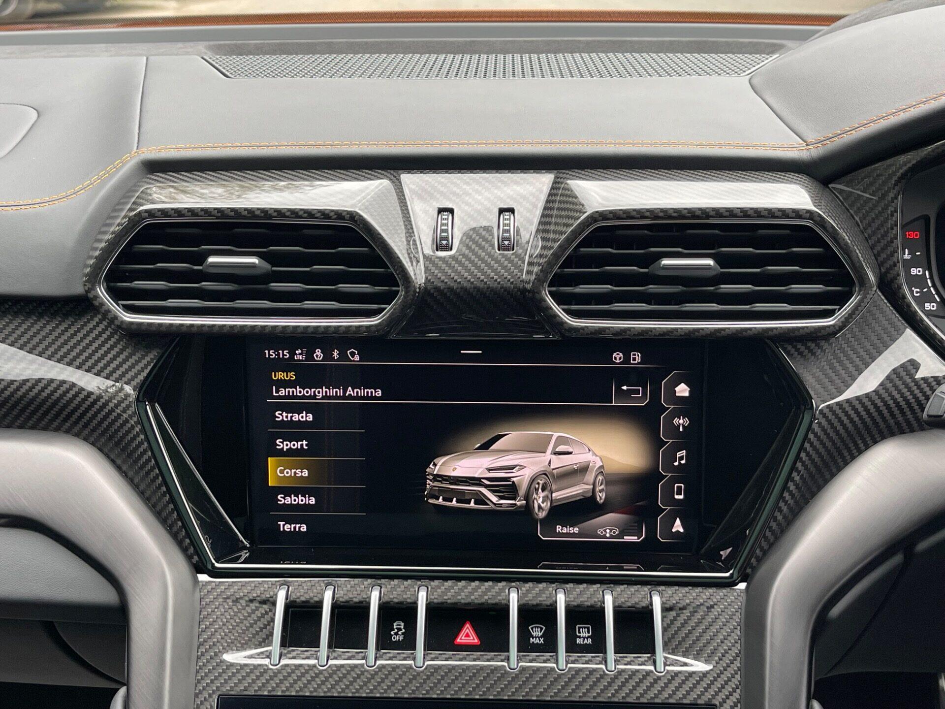 Lamborghini Urus view 52