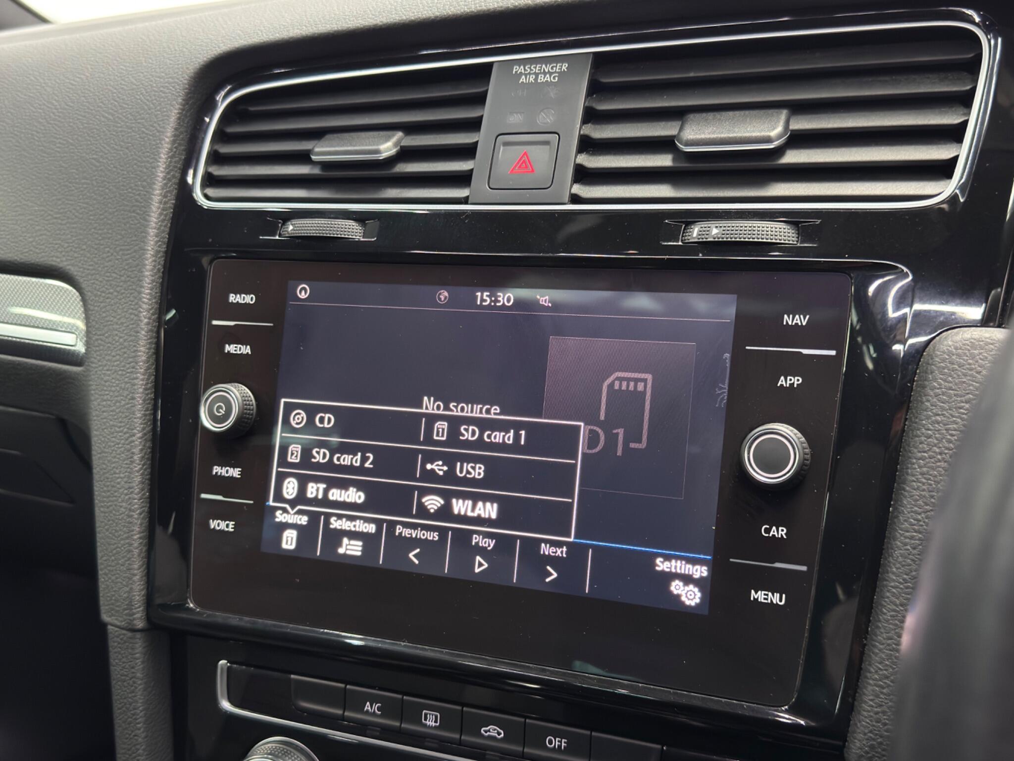 Volkswagen Golf view 30