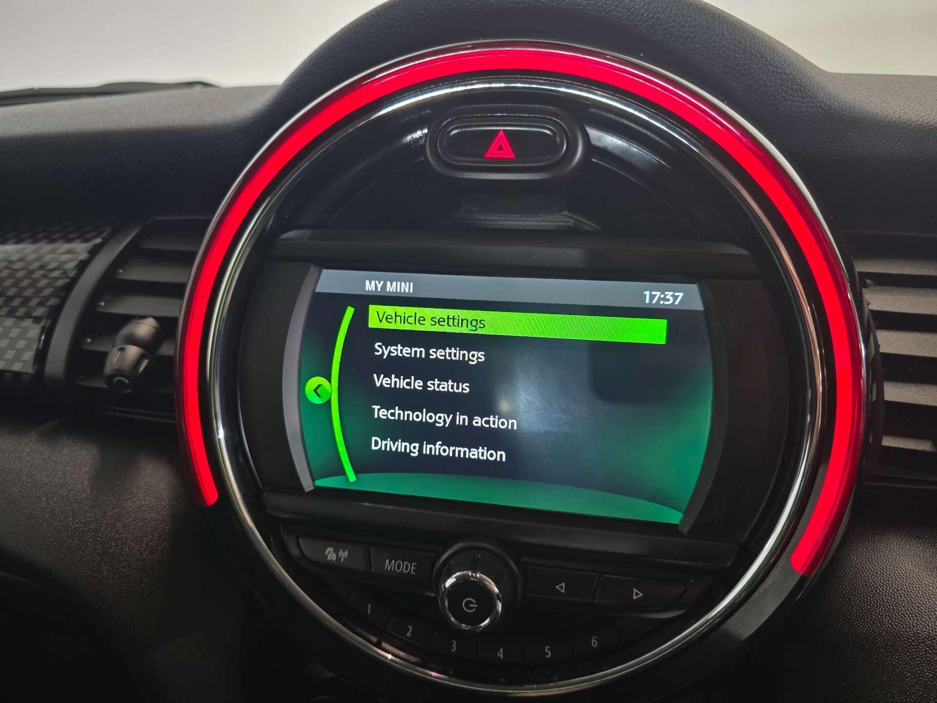Mini Hatch view 37
