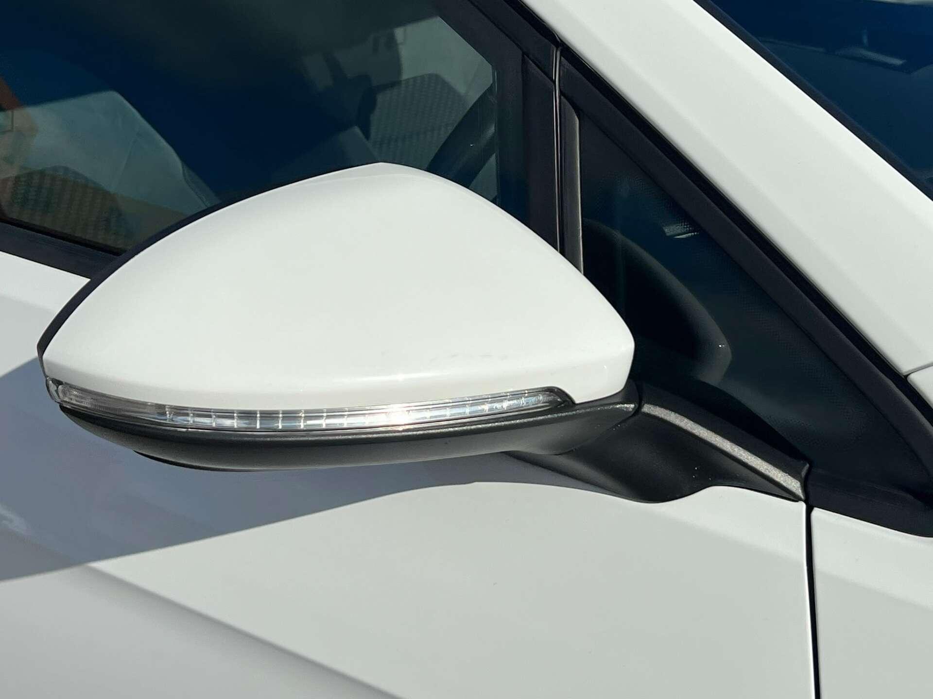 Volkswagen Golf view 52
