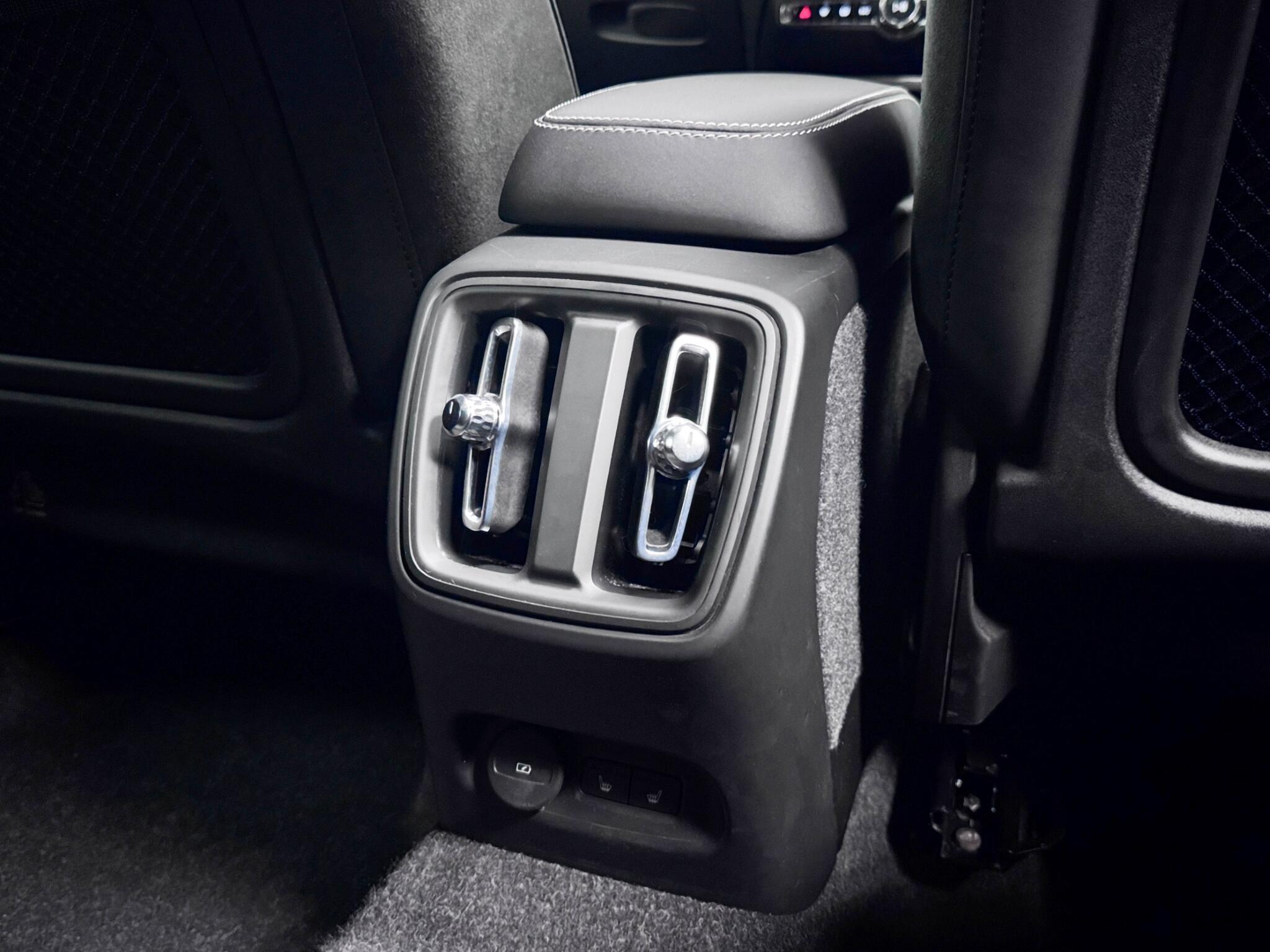 Volvo XC40 view 22