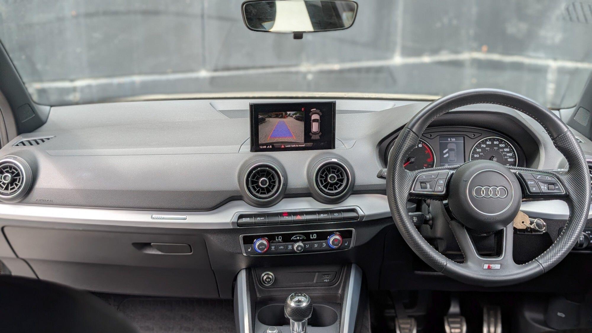 Audi Q2 view 10