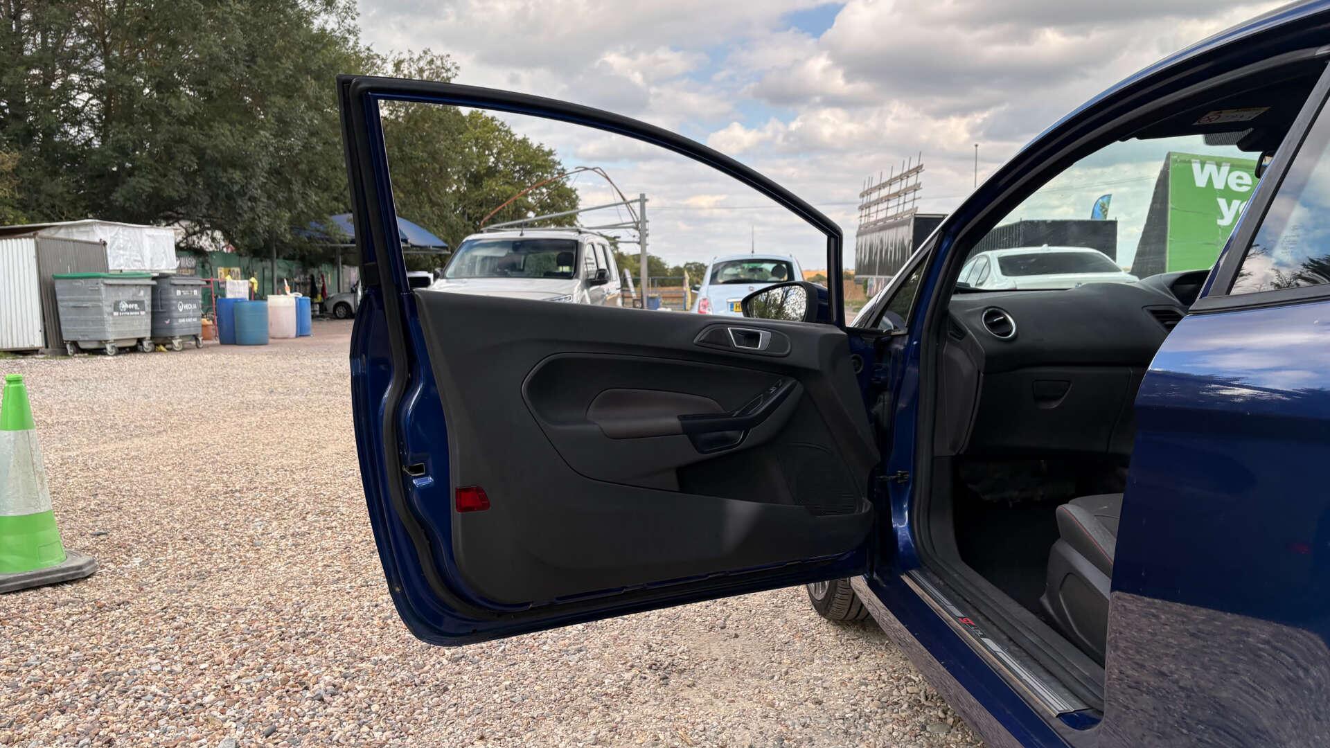 Ford Fiesta view 29