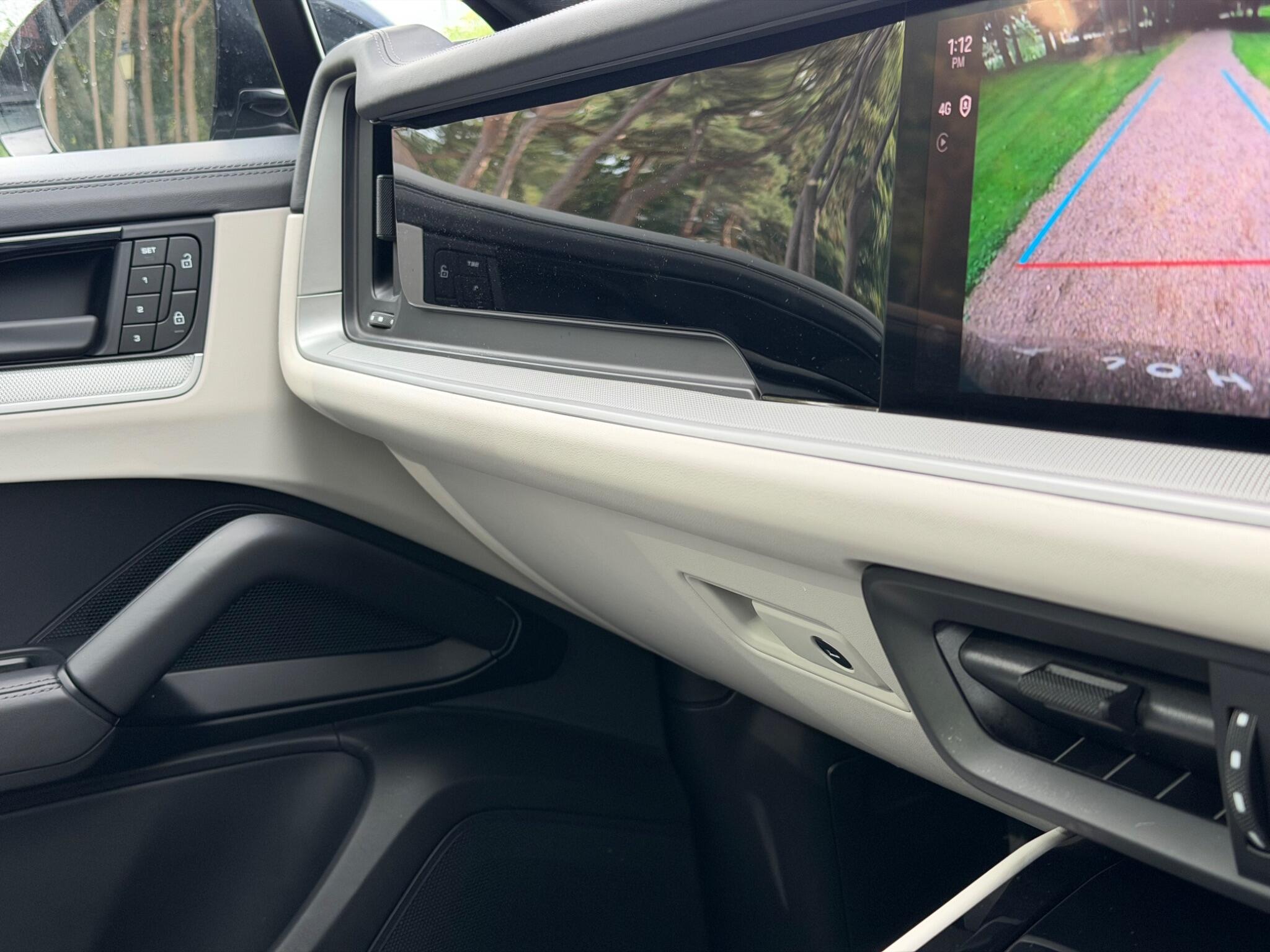 Porsche Cayenne view 15